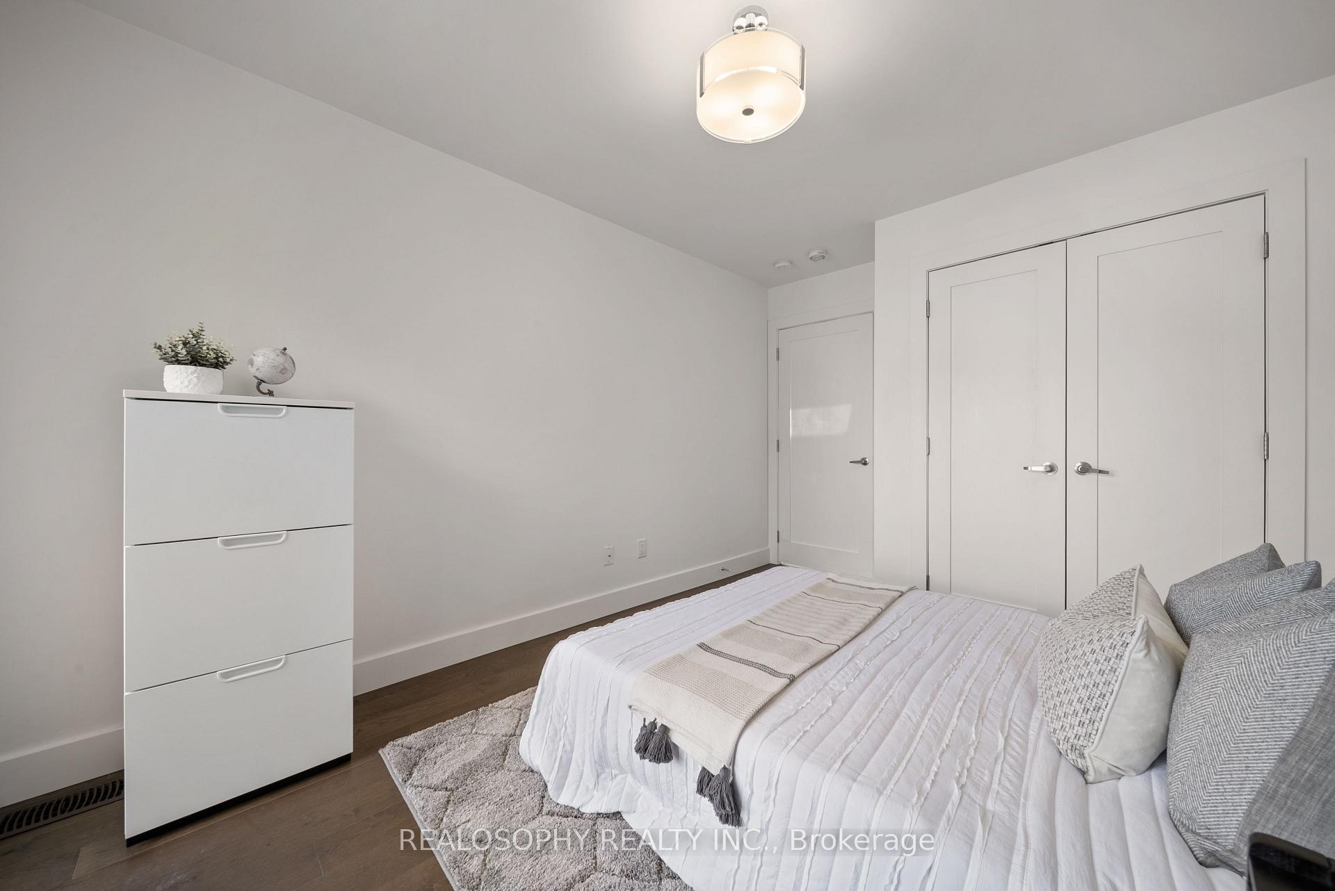 Photo 5 of 9 Plains Road, Toronto, East York — HOMEH