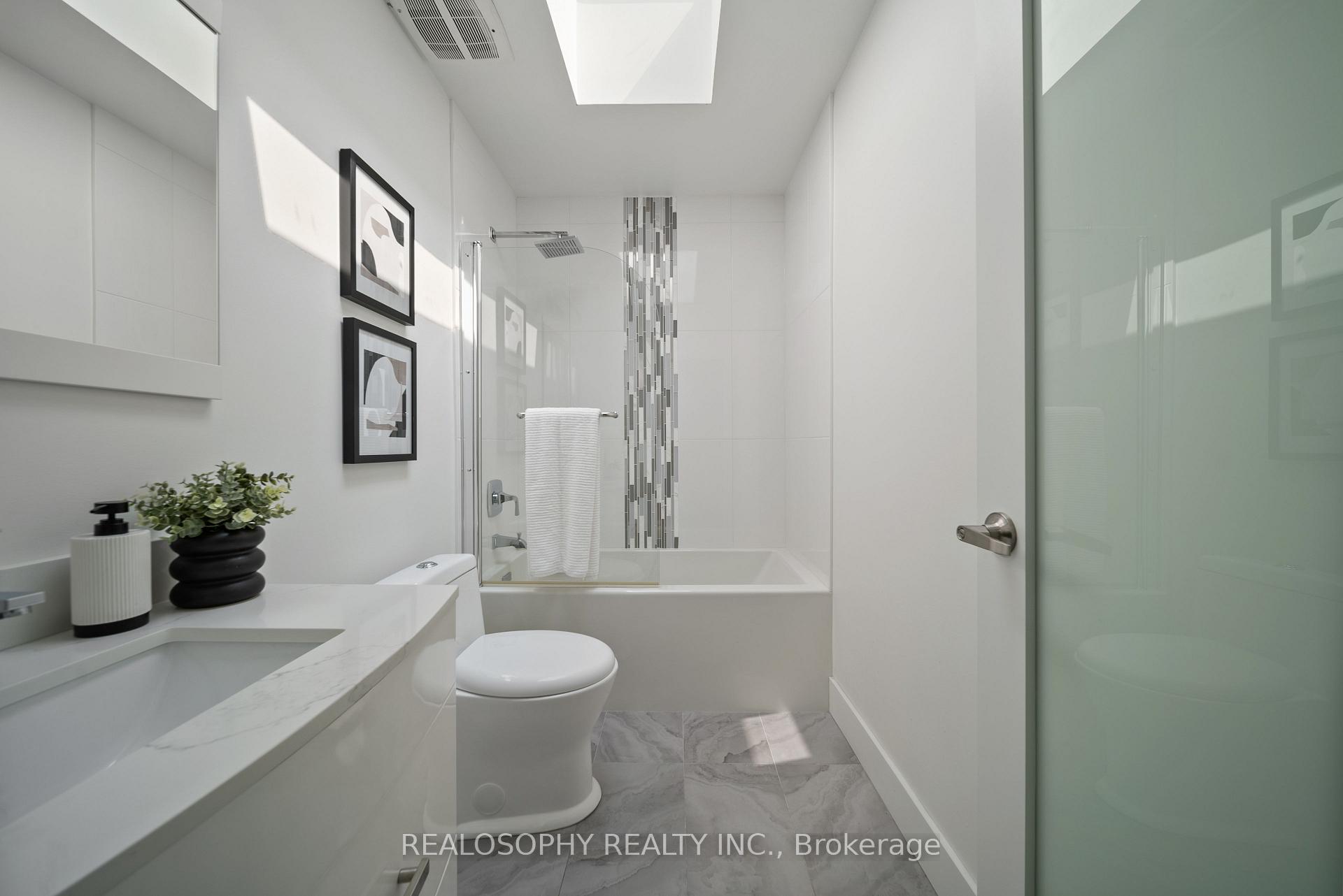 Photo 6 of 9 Plains Road, Toronto, East York — HOMEH