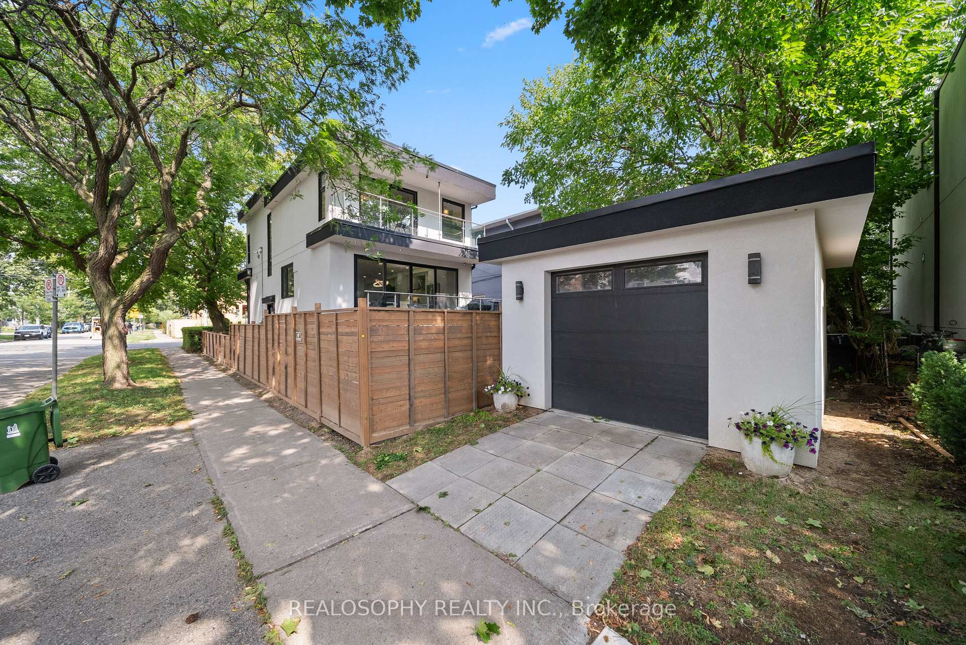 Photo 11 of 9 Plains Road, Toronto, East York — HOMEH