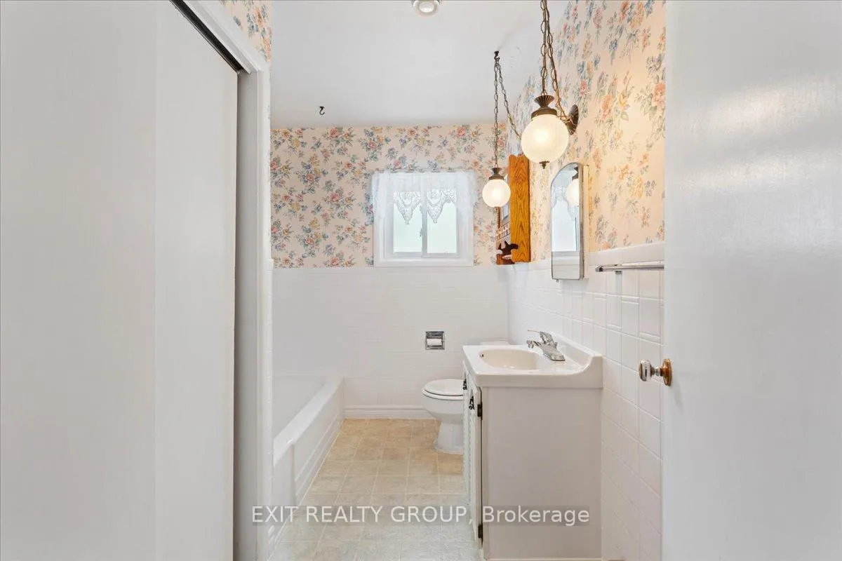 Photo 21 of 36 Valleyview Crescent, Belleville, Belleville Ward — HOMEH