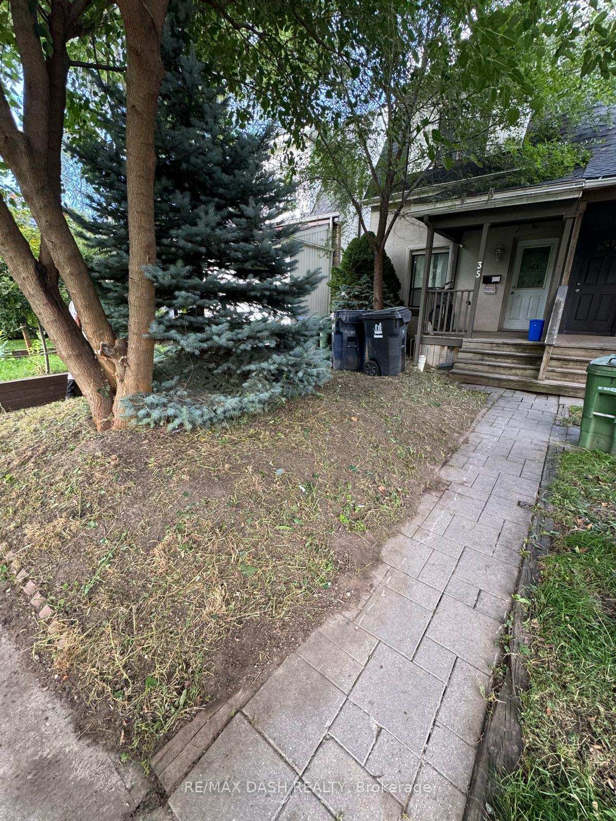 Front of Unit Main, 35 Woodward Avenue