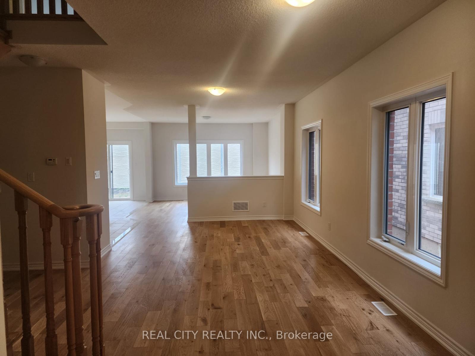 Photo 7 of Unit UPPER, 110 Palace Street, Thorold, Thorold Downtown — HOMEH