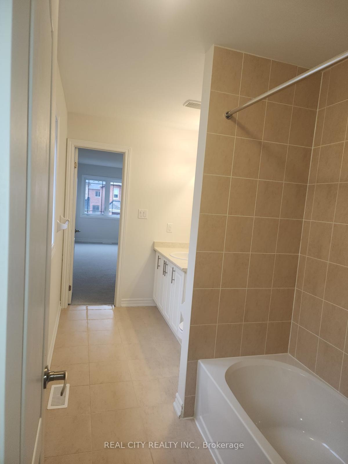 Photo 25 of Unit UPPER, 110 Palace Street, Thorold, Thorold Downtown — HOMEH