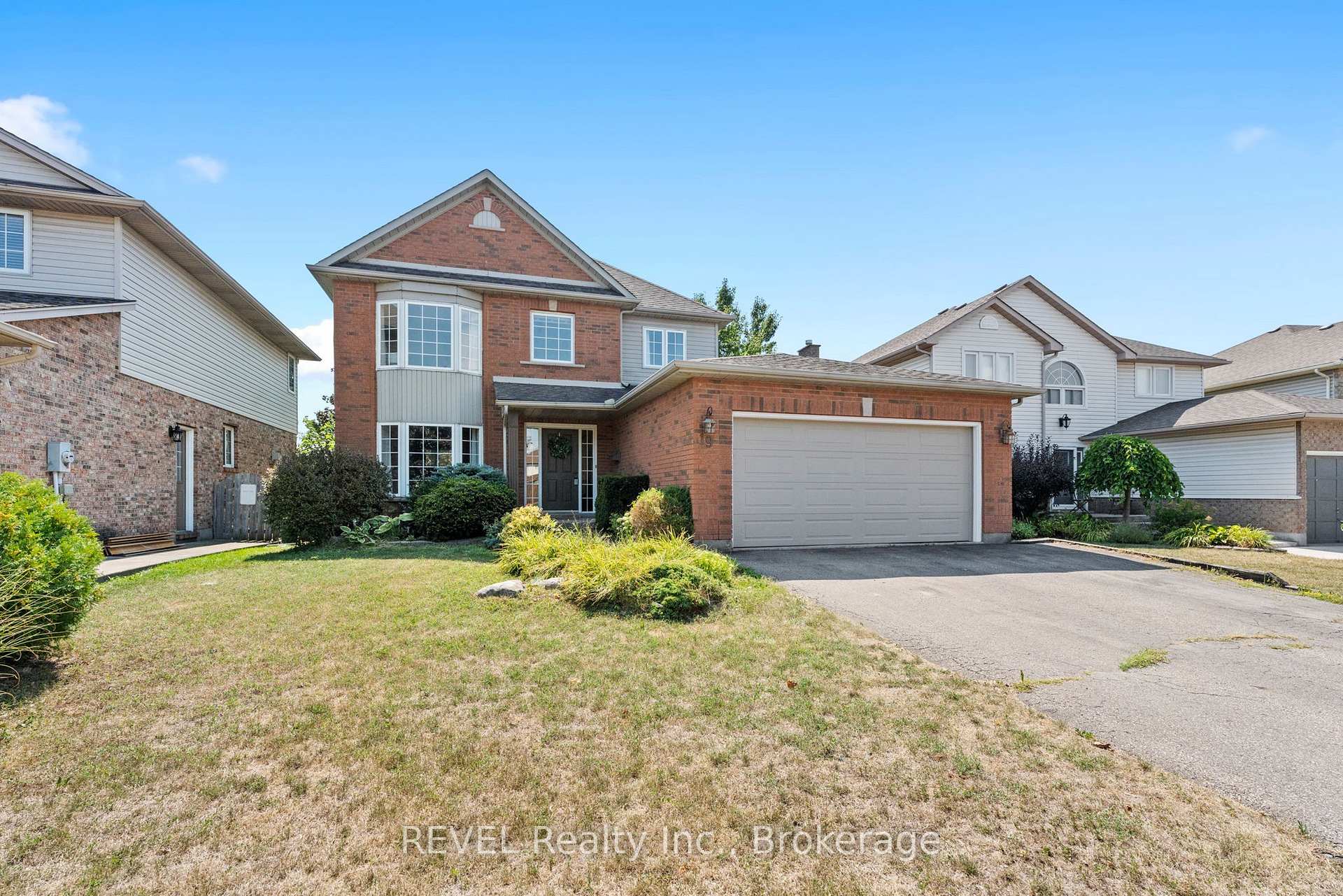 Photo 2 of 19 Crysler Crescent, Thorold, Confederation Heights — HOMEH