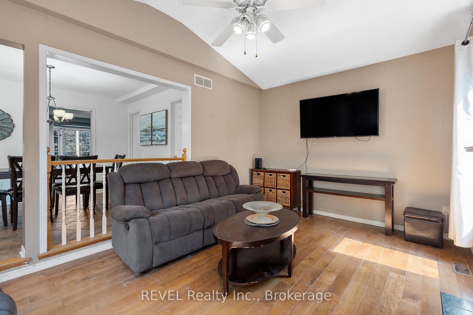 Photo 17 of 19 Crysler Crescent, Thorold, Confederation Heights — HOMEH