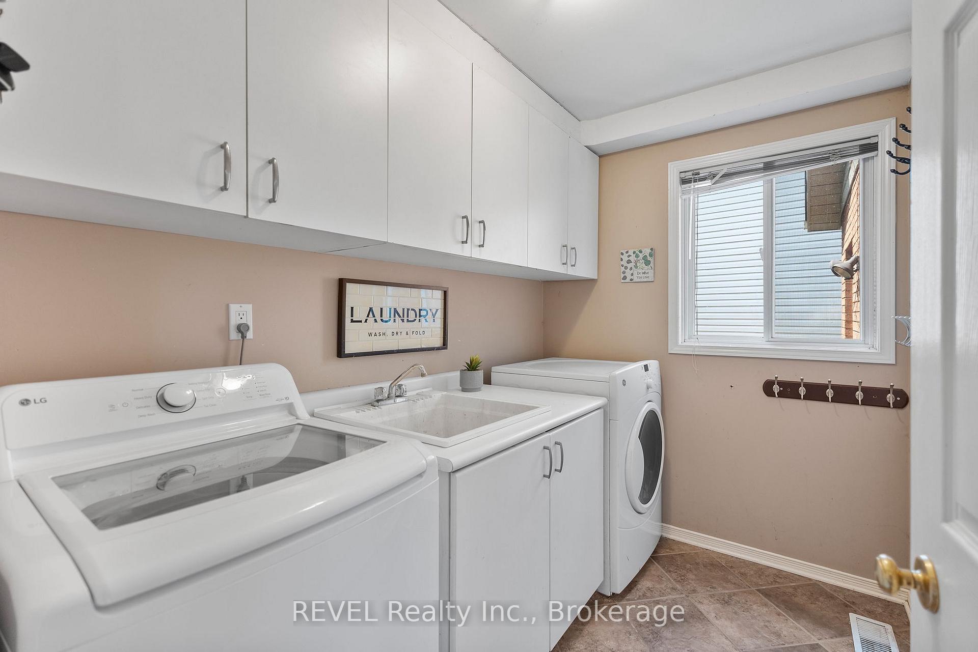 Photo 20 of 19 Crysler Crescent, Thorold, Confederation Heights — HOMEH