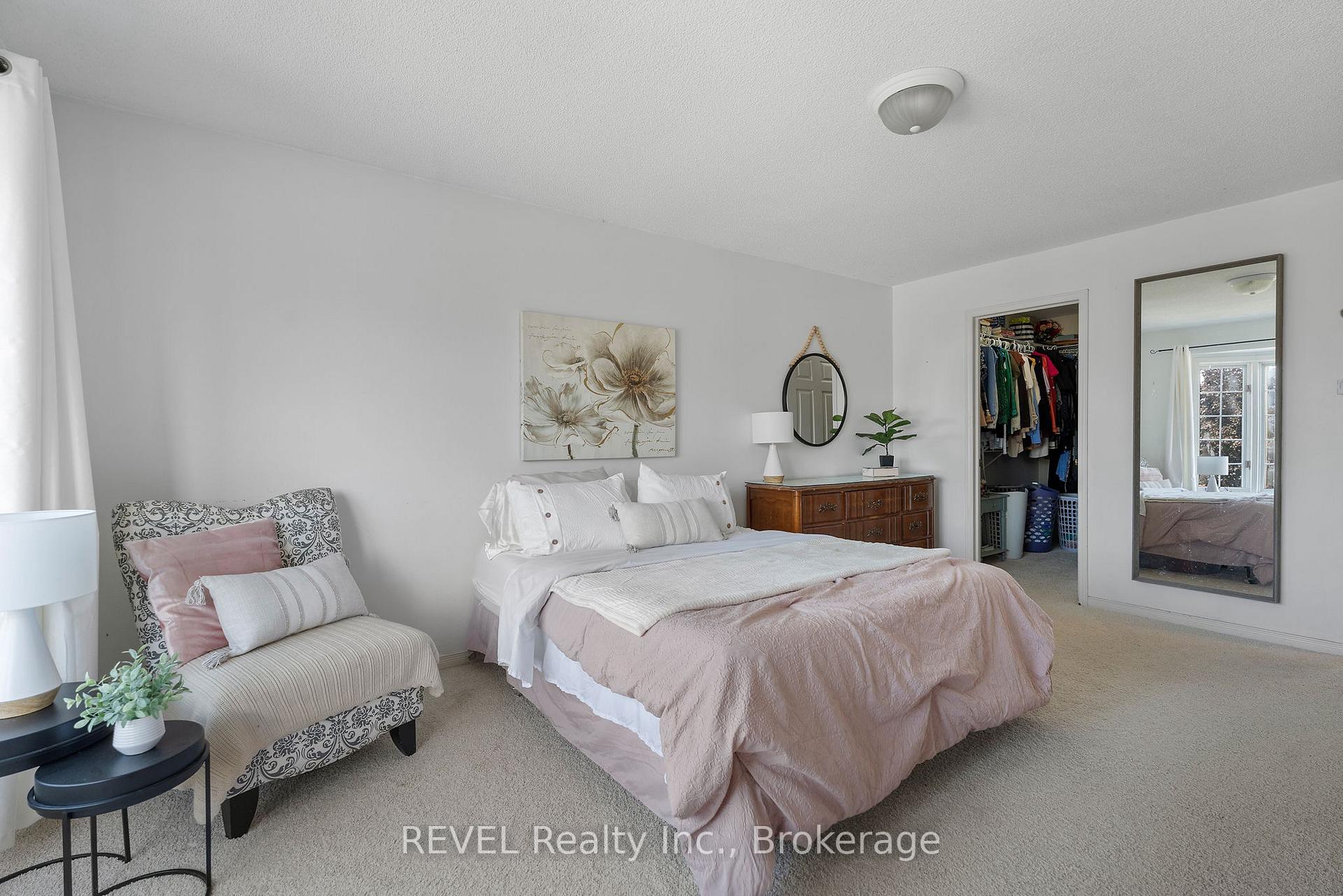 Photo 23 of 19 Crysler Crescent, Thorold, Confederation Heights — HOMEH