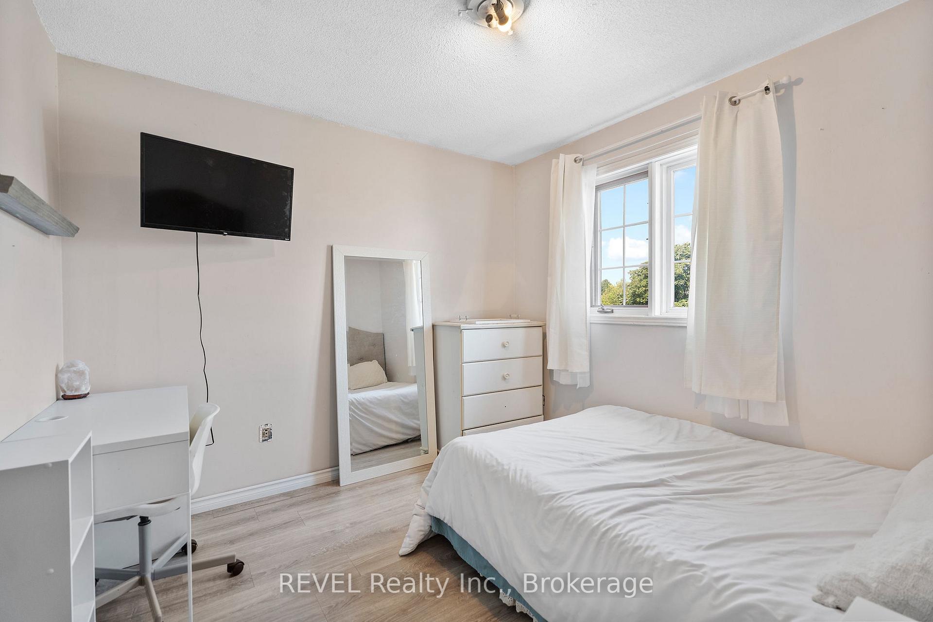 Photo 27 of 19 Crysler Crescent, Thorold, Confederation Heights — HOMEH