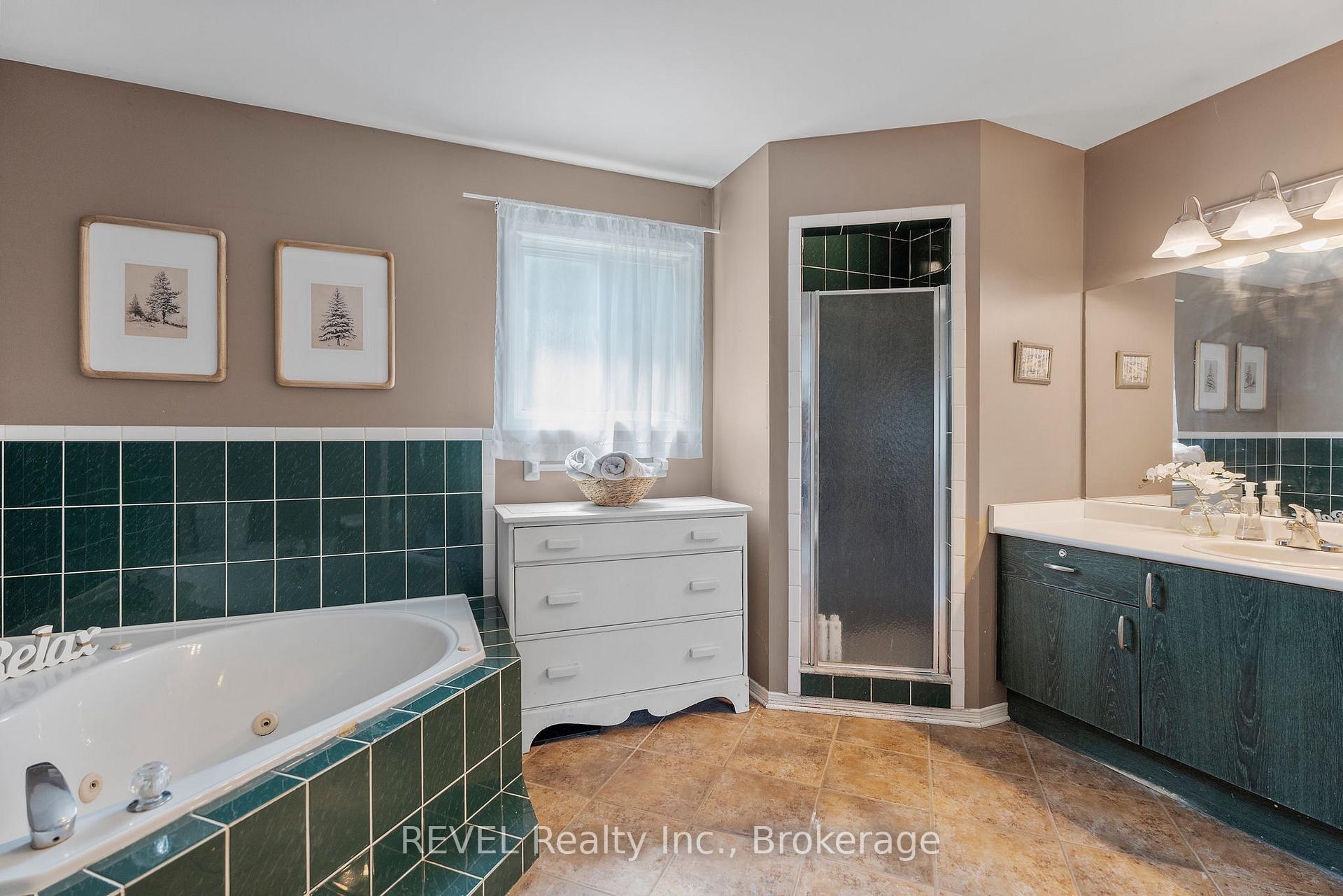Photo 28 of 19 Crysler Crescent, Thorold, Confederation Heights — HOMEH