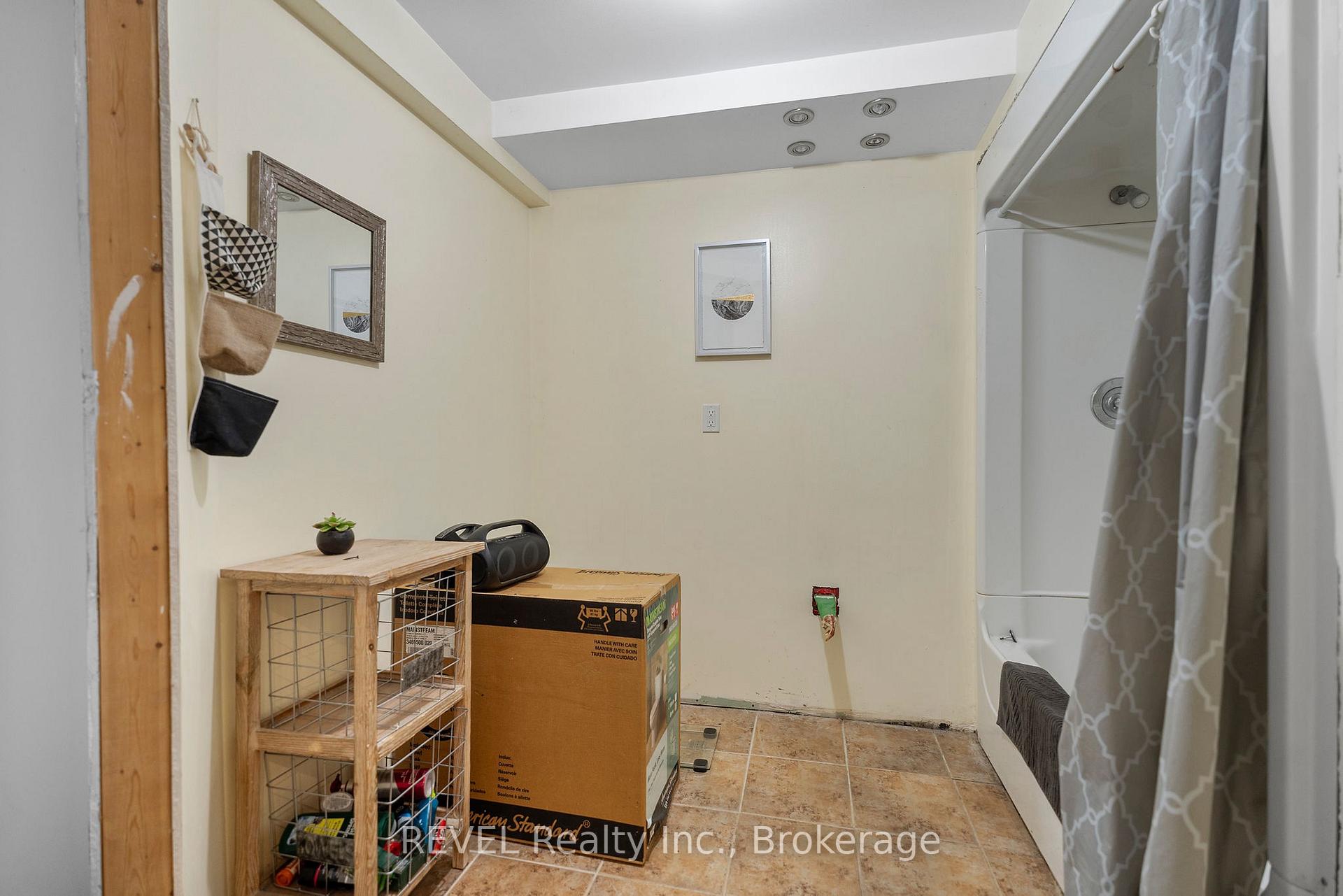Photo 32 of 19 Crysler Crescent, Thorold, Confederation Heights — HOMEH