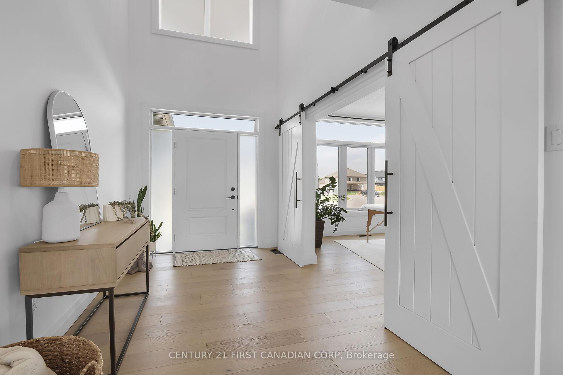 Photo 4 of 28 Greenbrier Ridge, Thames Centre, Rural Thames Centre — HOMEH