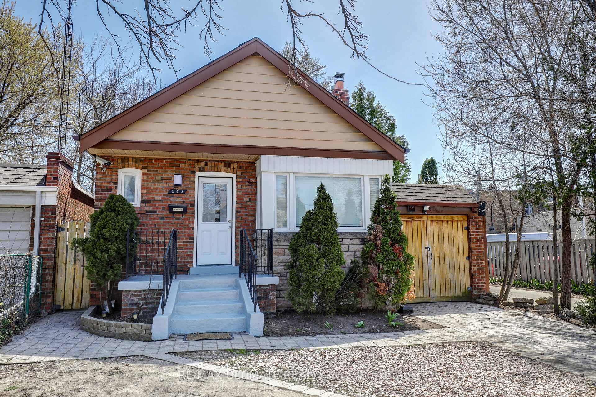 Photo 1 of Unit Bsmt Unit, 563 O'connor Drive, Toronto, East York — HOMEH