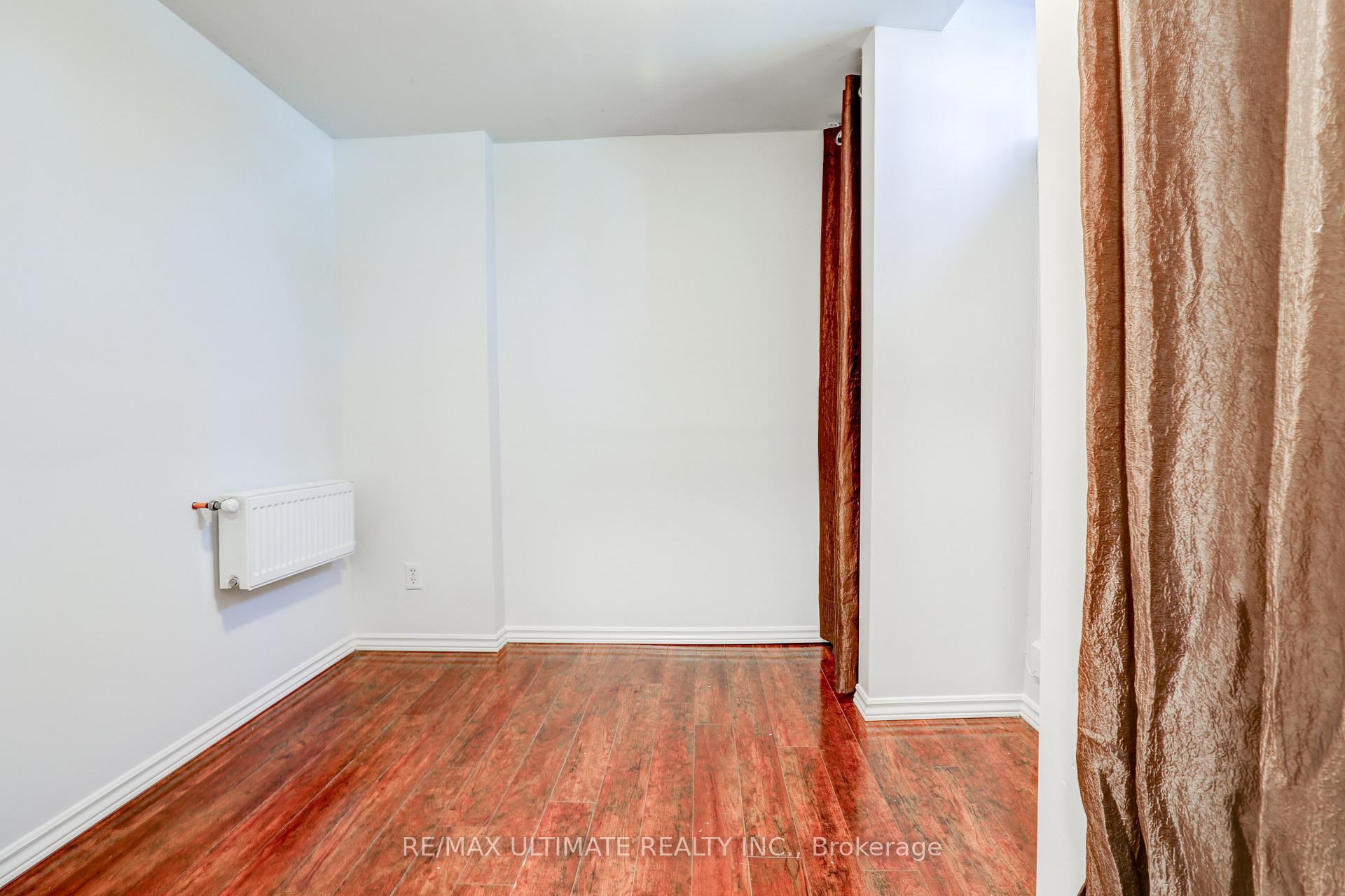 Photo 10 of Unit Bsmt Unit, 563 O'connor Drive, Toronto, East York — HOMEH