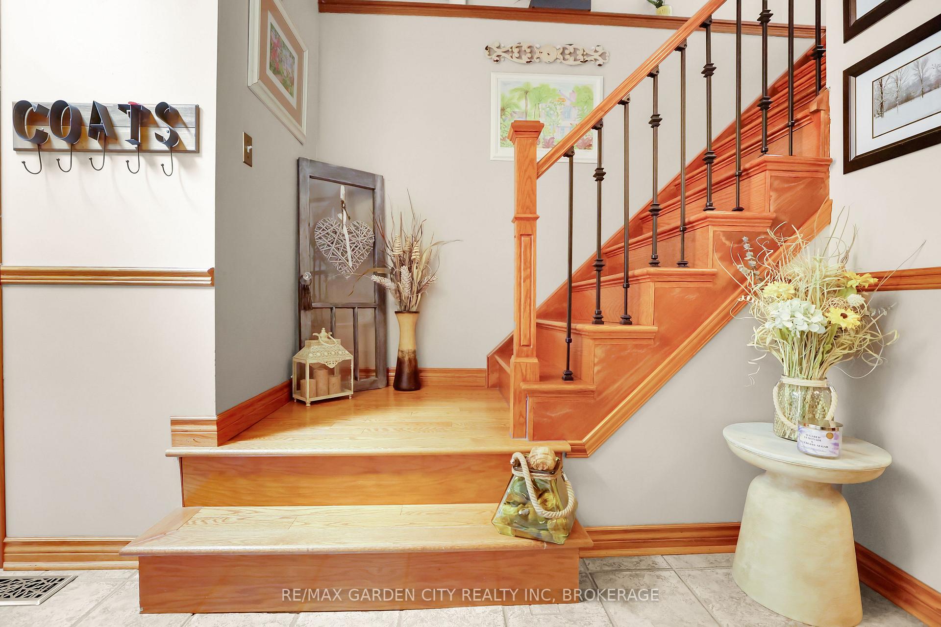 Photo 13 of 8 Lampman Crescent, Thorold, Confederation Heights — HOMEH