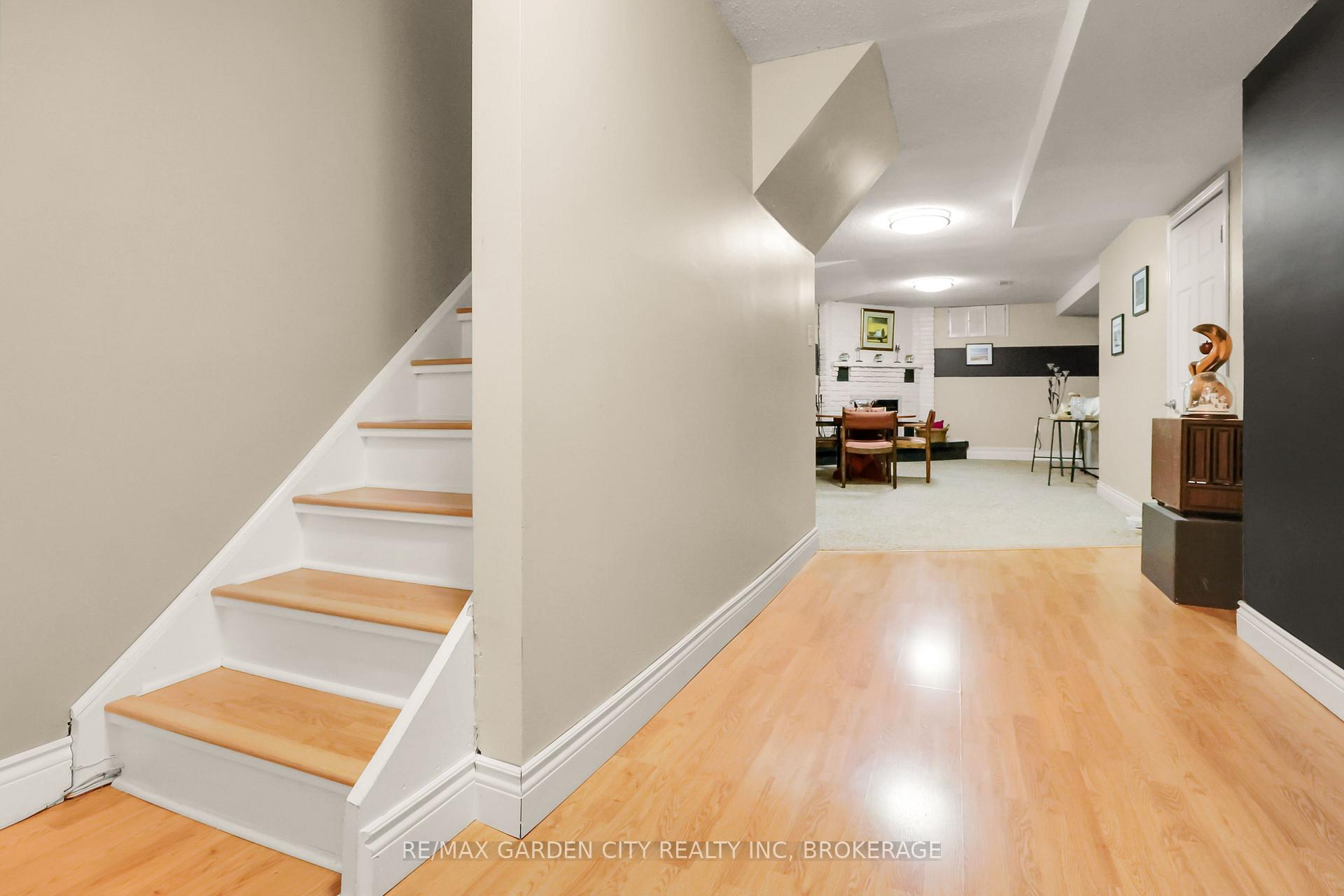 Photo 24 of 8 Lampman Crescent, Thorold, Confederation Heights — HOMEH