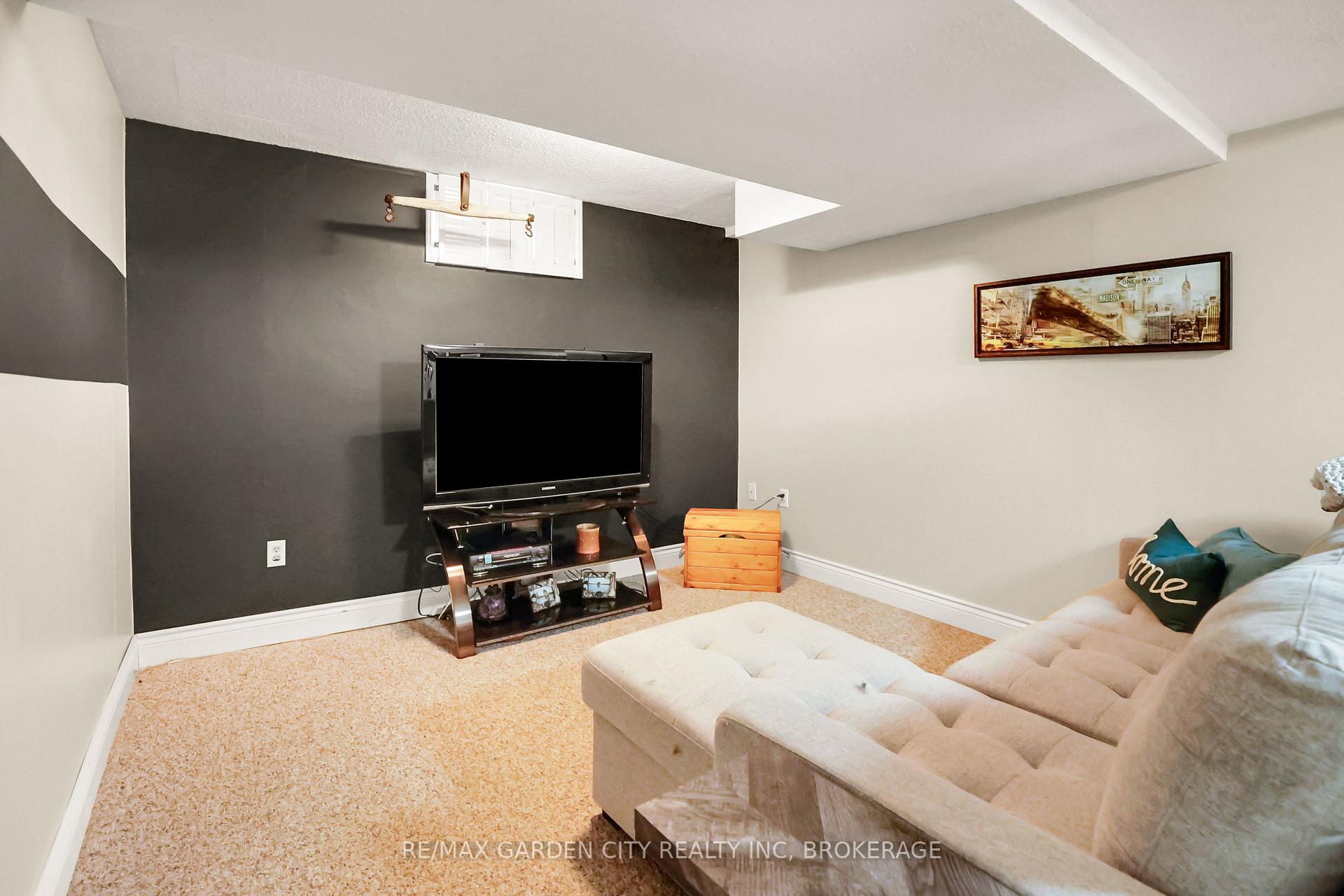 Photo 27 of 8 Lampman Crescent, Thorold, Confederation Heights — HOMEH