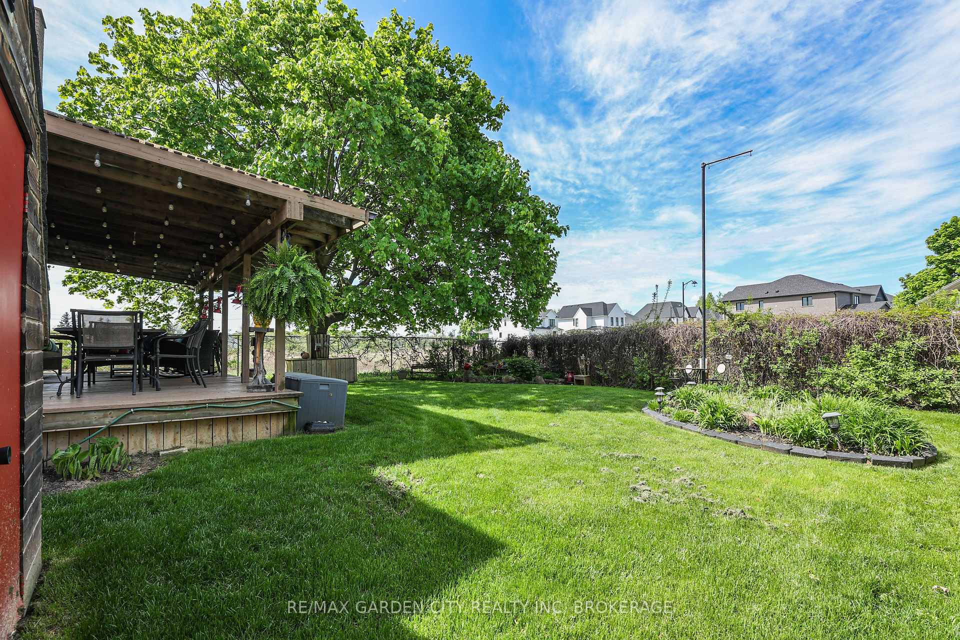 Photo 32 of 8 Lampman Crescent, Thorold, Confederation Heights — HOMEH