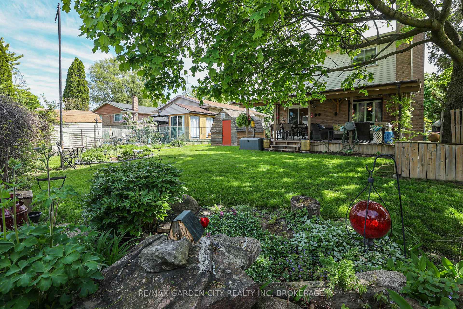 Photo 34 of 8 Lampman Crescent, Thorold, Confederation Heights — HOMEH