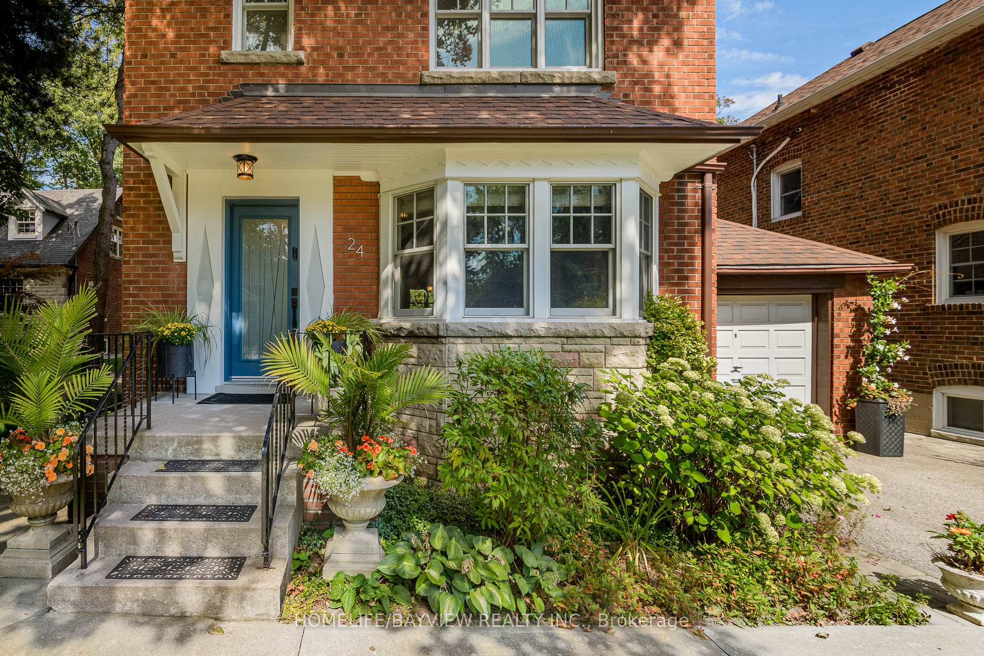 Photo 2 of 24 Taylor Drive, Toronto, East York — HOMEH