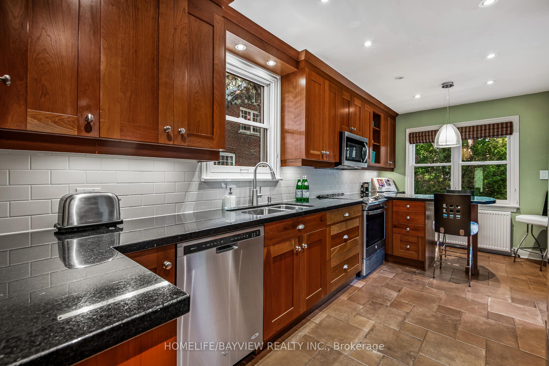 Photo 11 of 24 Taylor Drive, Toronto, East York — HOMEH