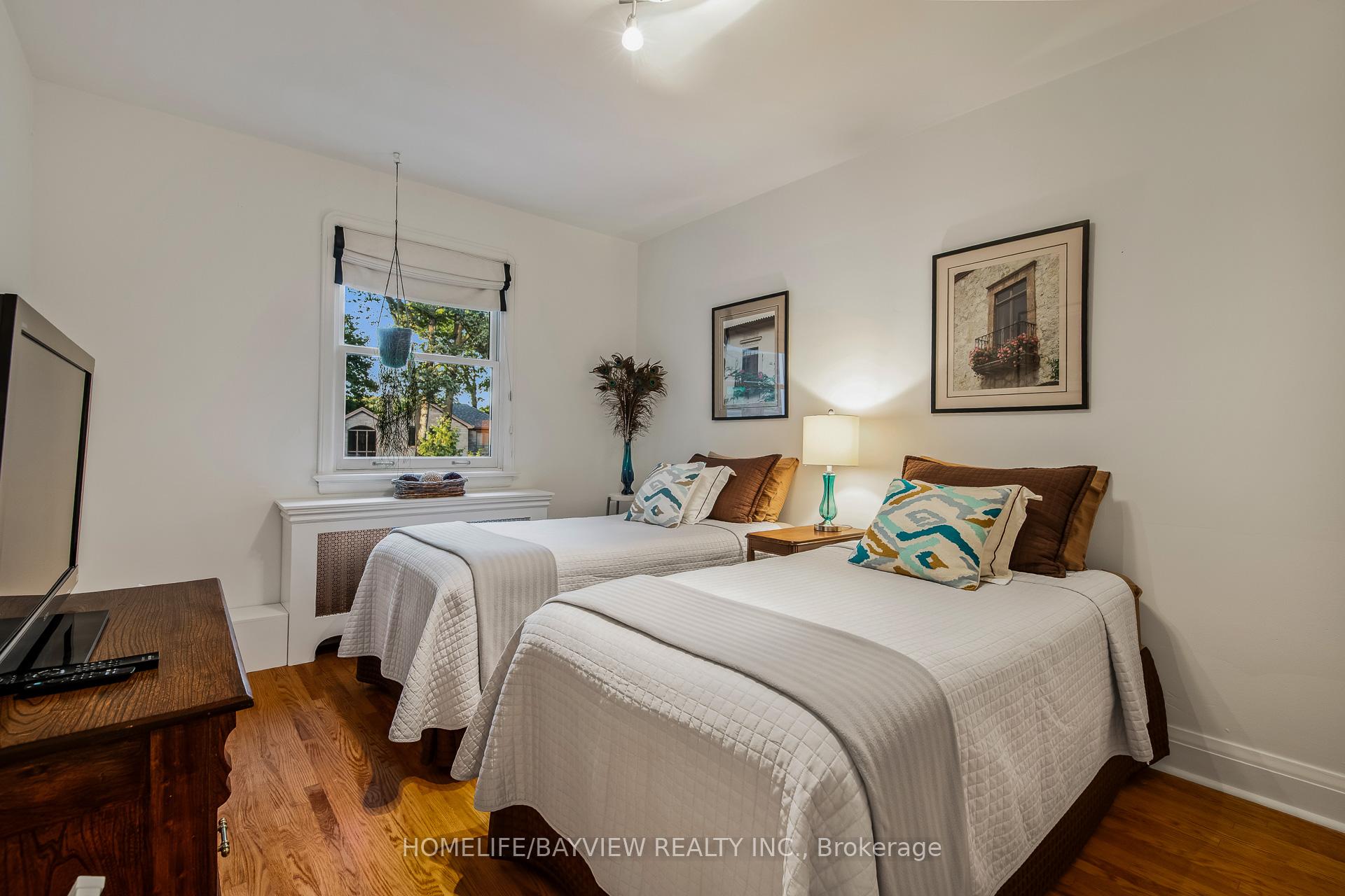 Photo 23 of 24 Taylor Drive, Toronto, East York — HOMEH