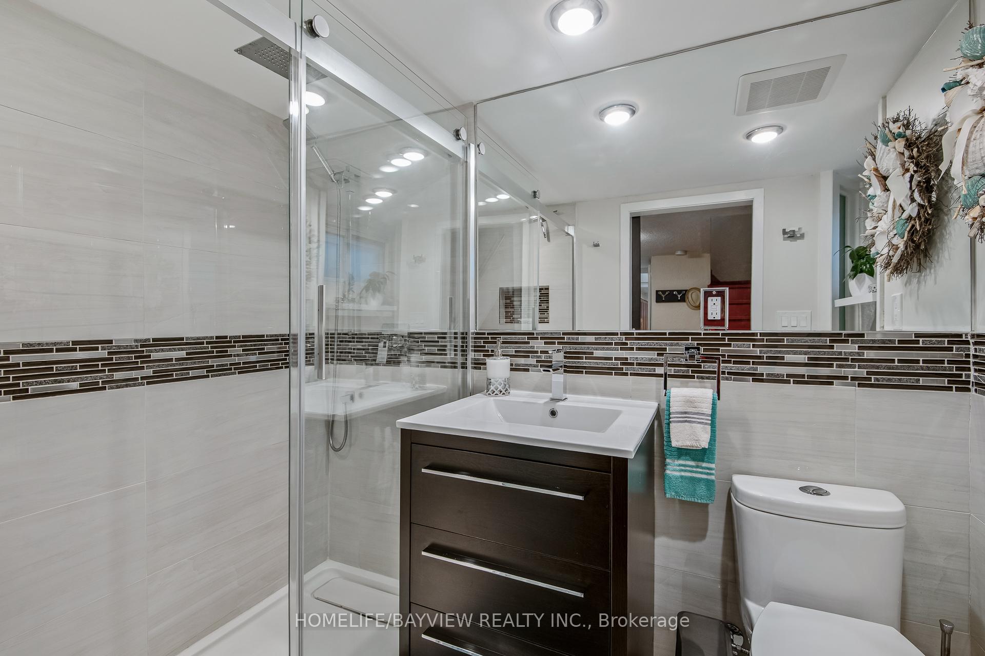Photo 32 of 24 Taylor Drive, Toronto, East York — HOMEH