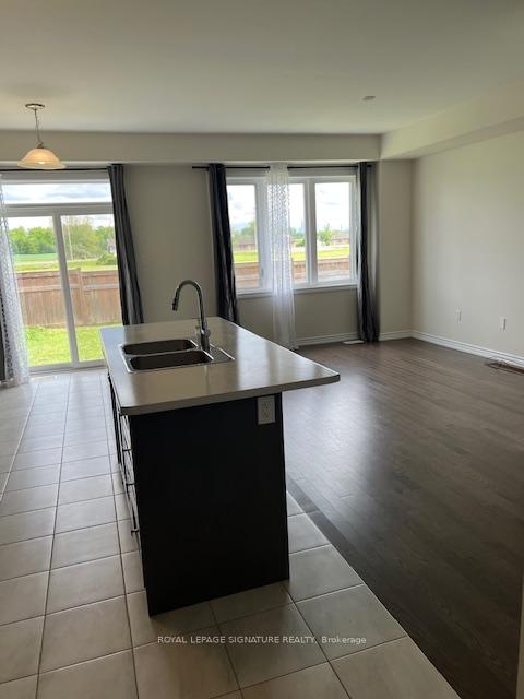 Photo 6 of 240 Explorer Way, Thorold, Rolling Meadows — HOMEH