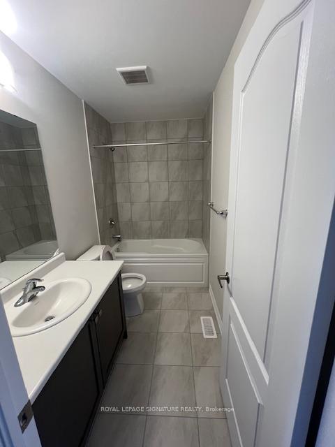Photo 14 of 240 Explorer Way, Thorold, Rolling Meadows — HOMEH