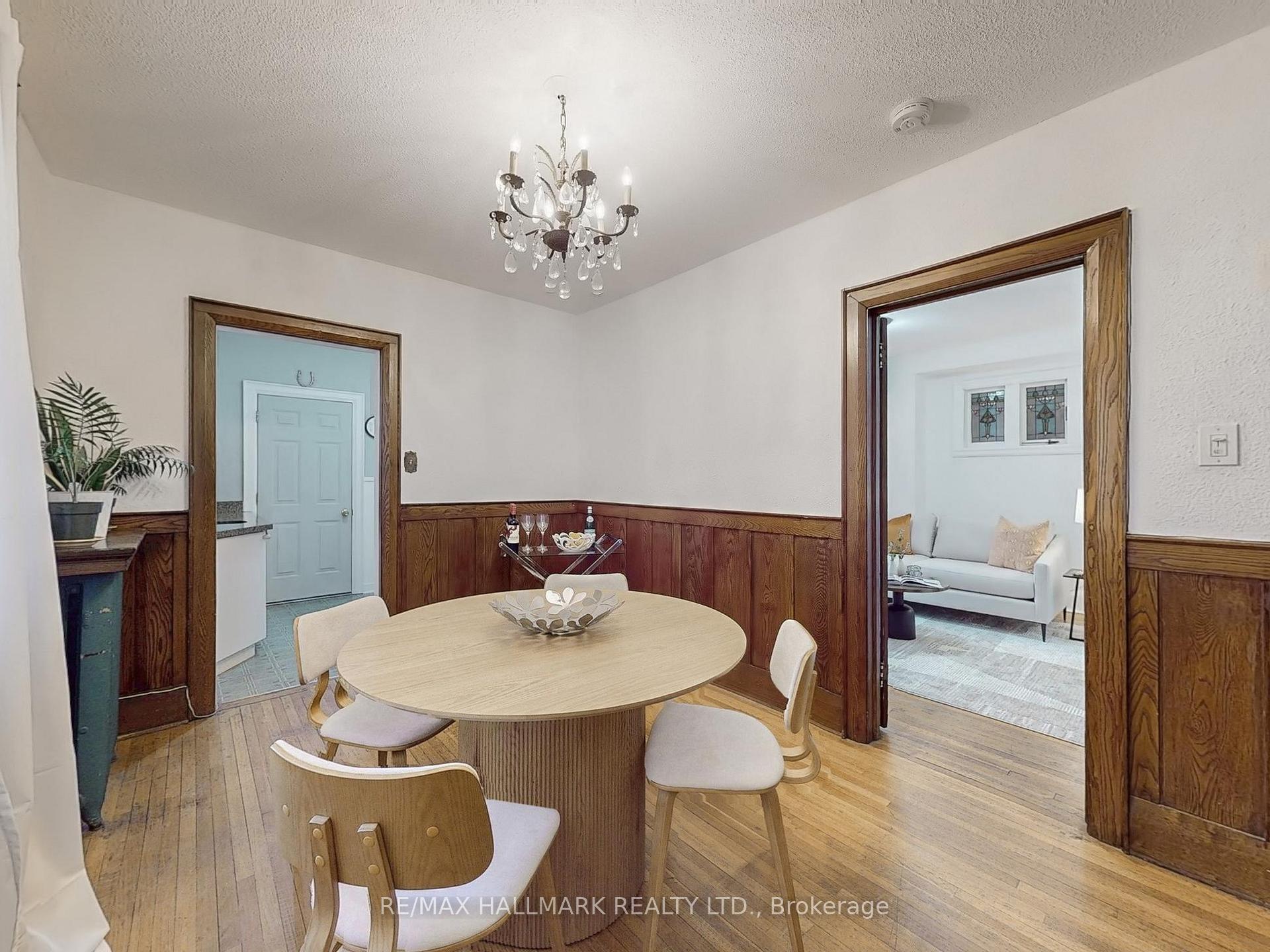 Photo 12 of 31 Robina Avenue, Toronto, Oakwood Village — HOMEH