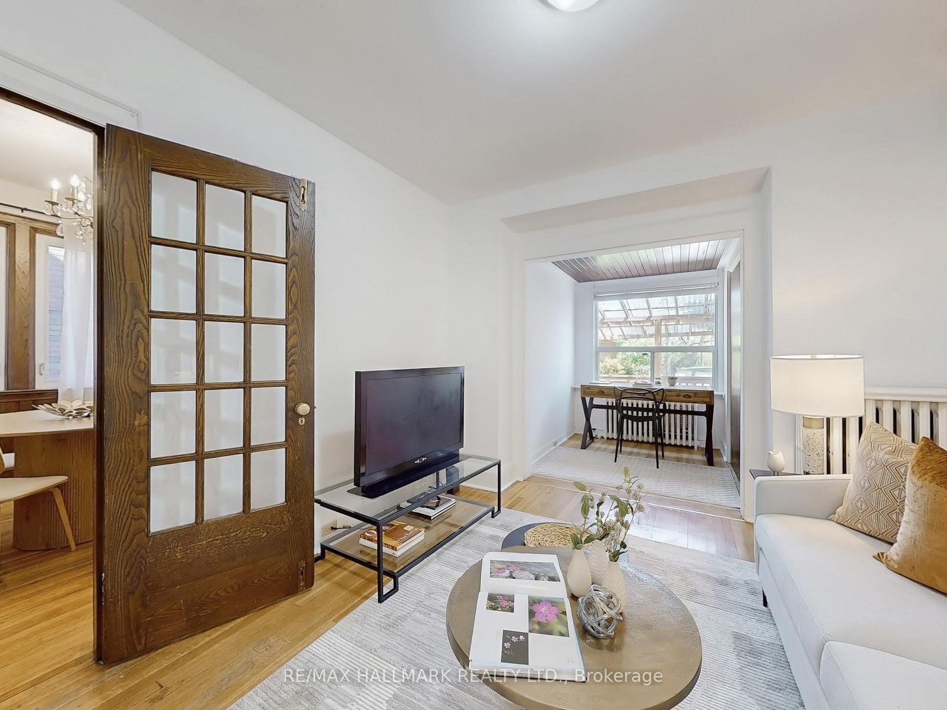 Photo 15 of 31 Robina Avenue, Toronto, Oakwood Village — HOMEH