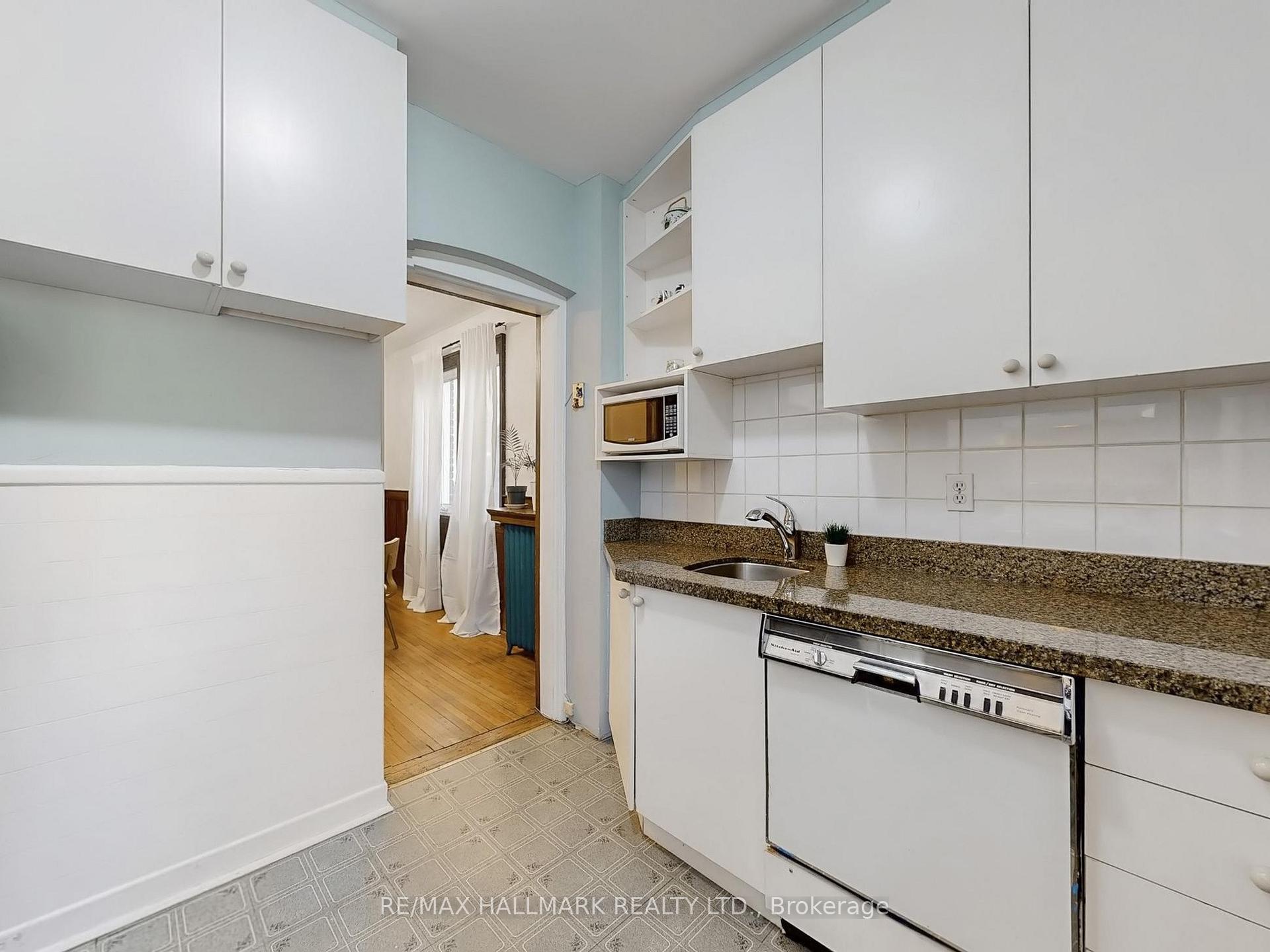 Photo 18 of 31 Robina Avenue, Toronto, Oakwood Village — HOMEH