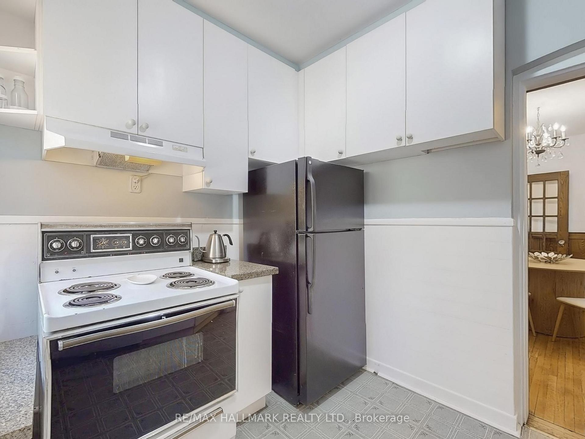 Photo 19 of 31 Robina Avenue, Toronto, Oakwood Village — HOMEH