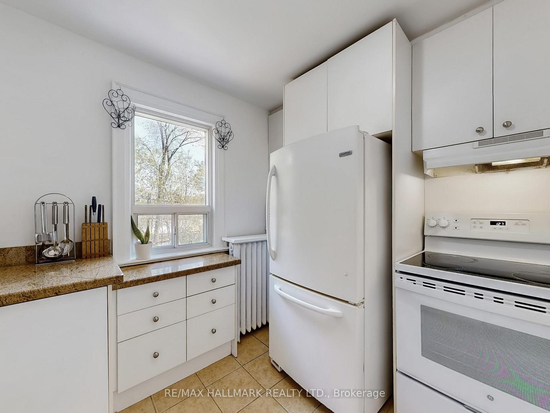 Photo 26 of 31 Robina Avenue, Toronto, Oakwood Village — HOMEH