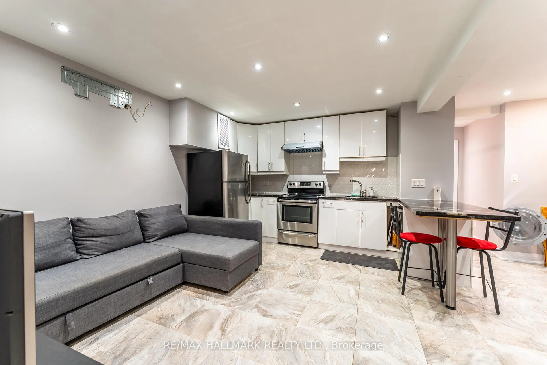 Photo 9 of Unit Lower, 98 Winchester Street, Toronto, Cabbagetown-South St. James Town — HOMEH