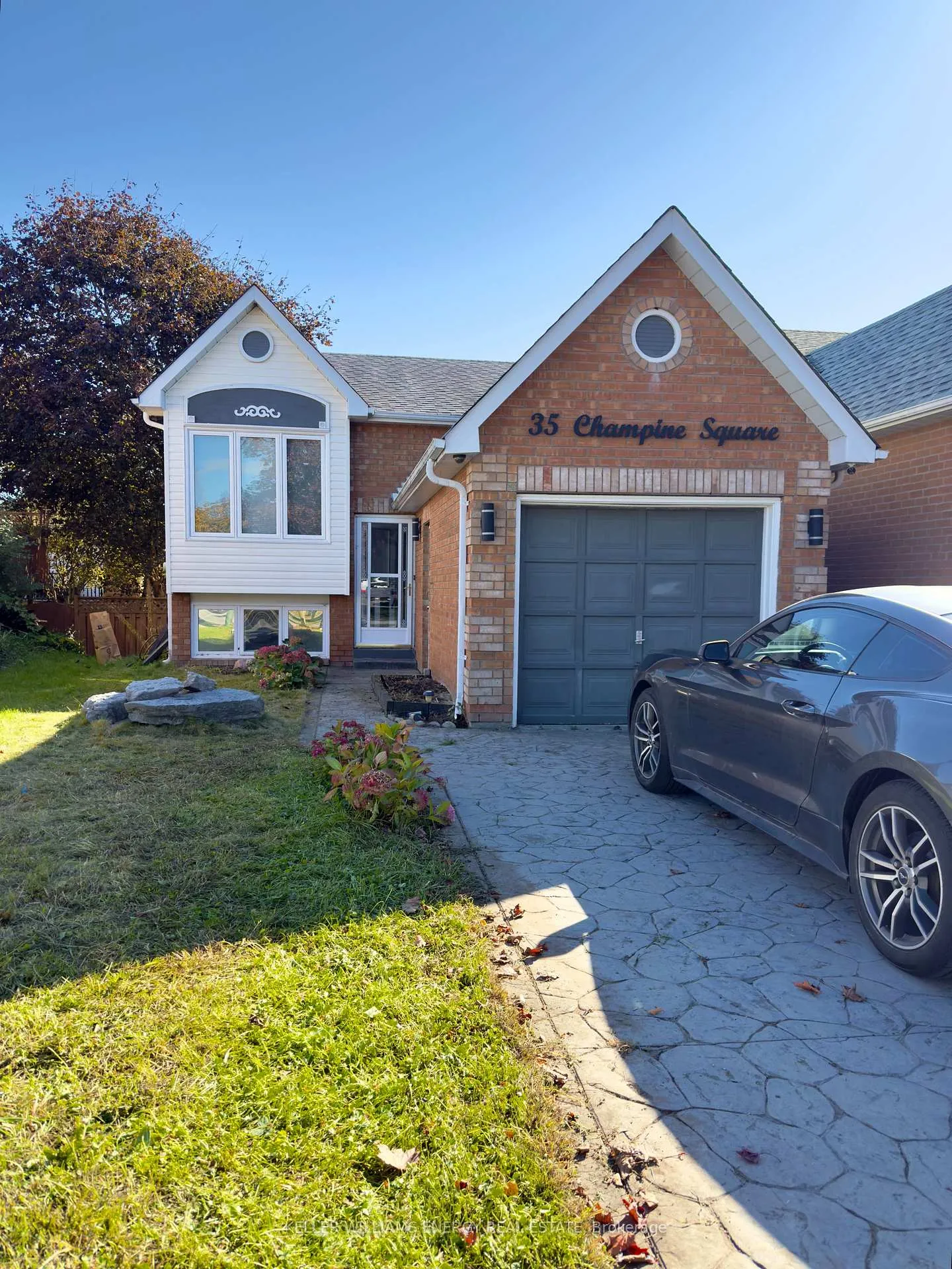 Photo 1 of 35 Champine Square, Clarington, Bowmanville — HOMEH