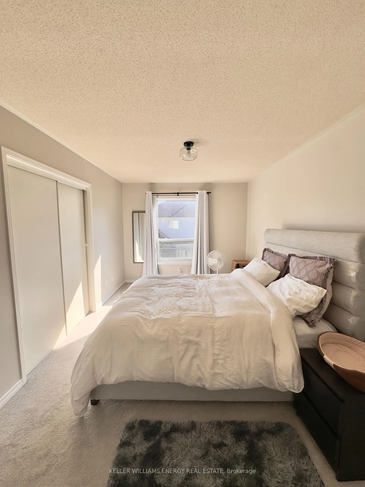 Photo 8 of 35 Champine Square, Clarington, Bowmanville — HOMEH