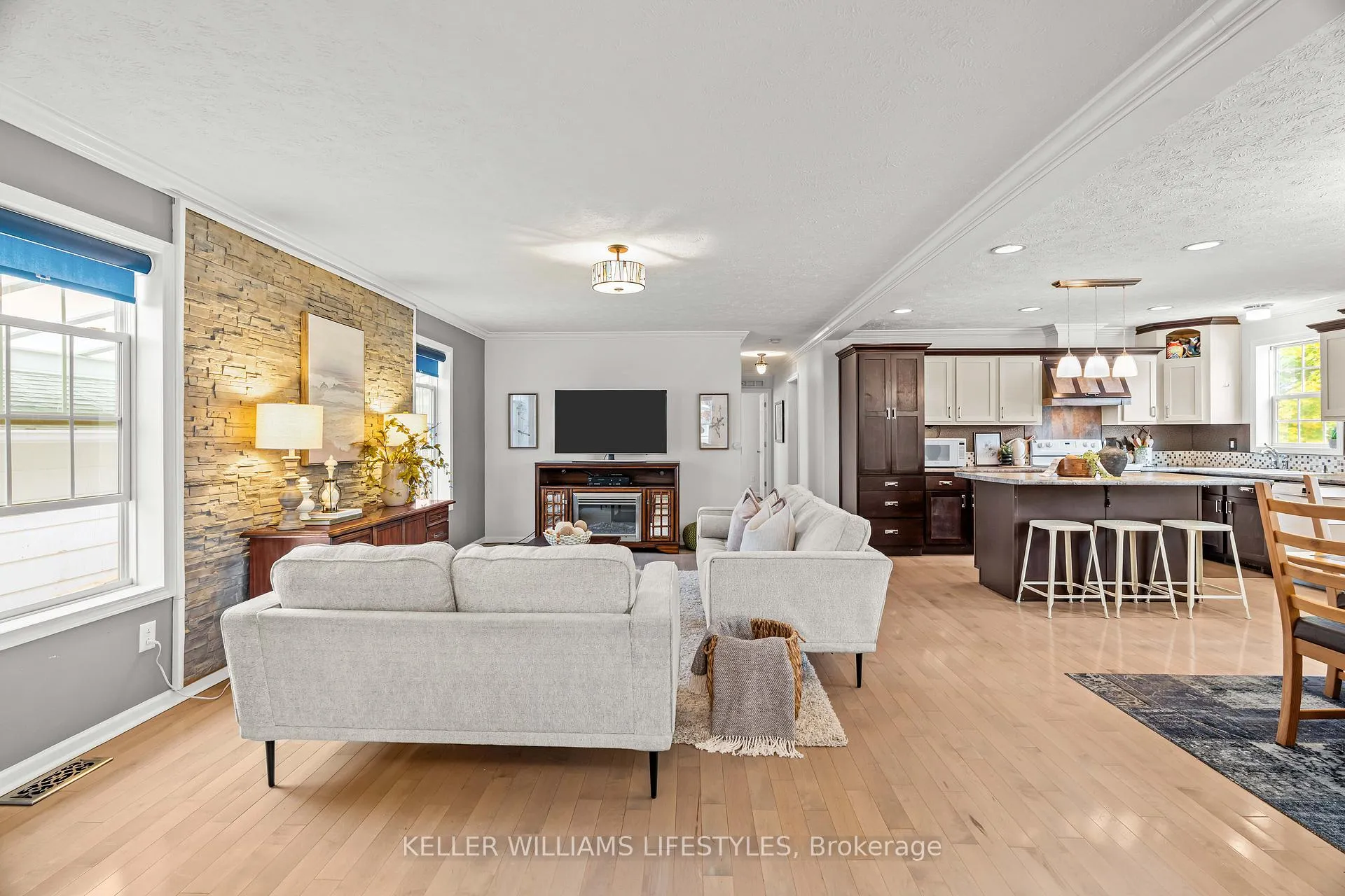 Photo 14 of 17 George Street, Strathroy-Caradoc, SE — HOMEH