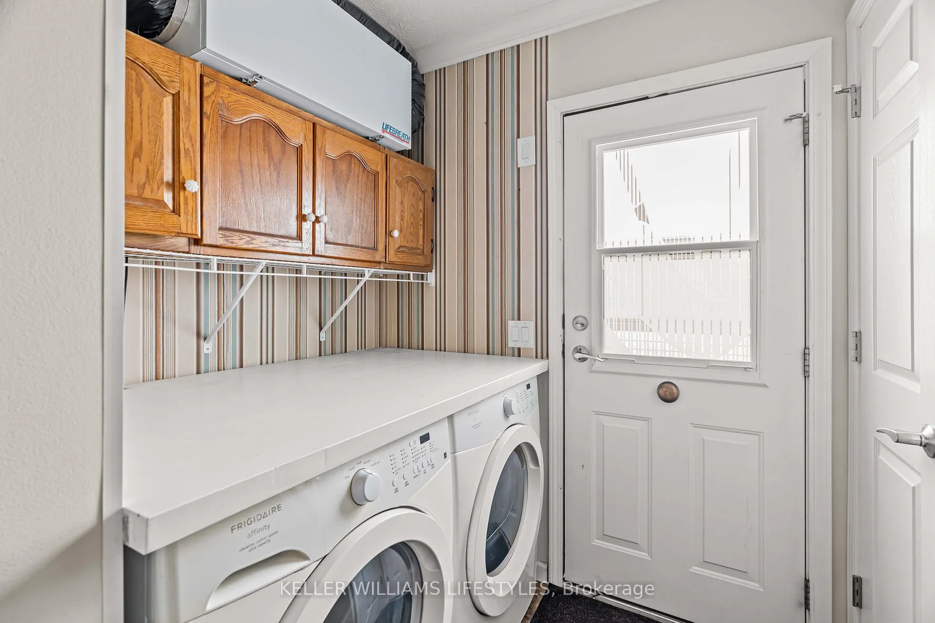 Photo 26 of 17 George Street, Strathroy-Caradoc, SE — HOMEH