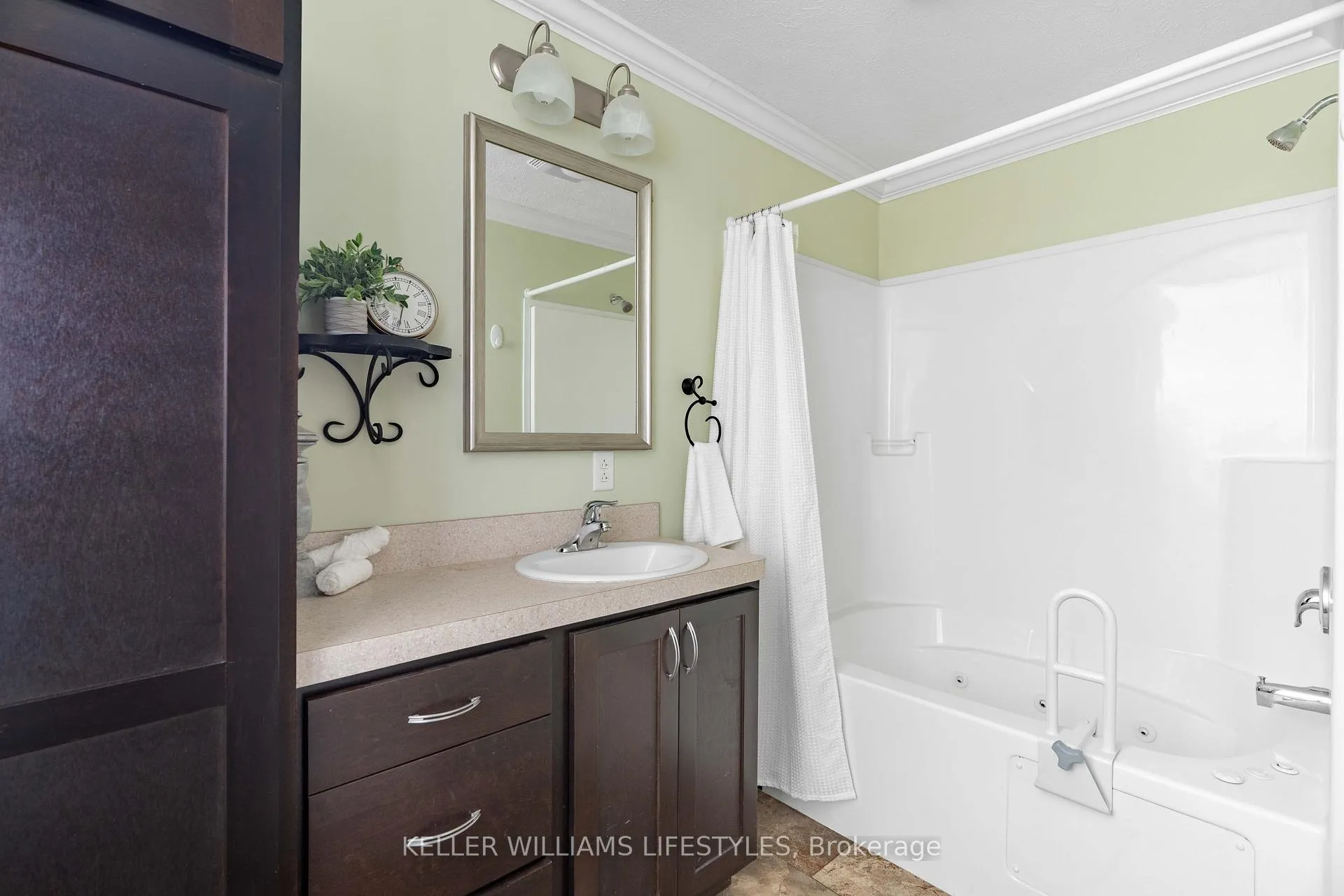 Photo 30 of 17 George Street, Strathroy-Caradoc, SE — HOMEH