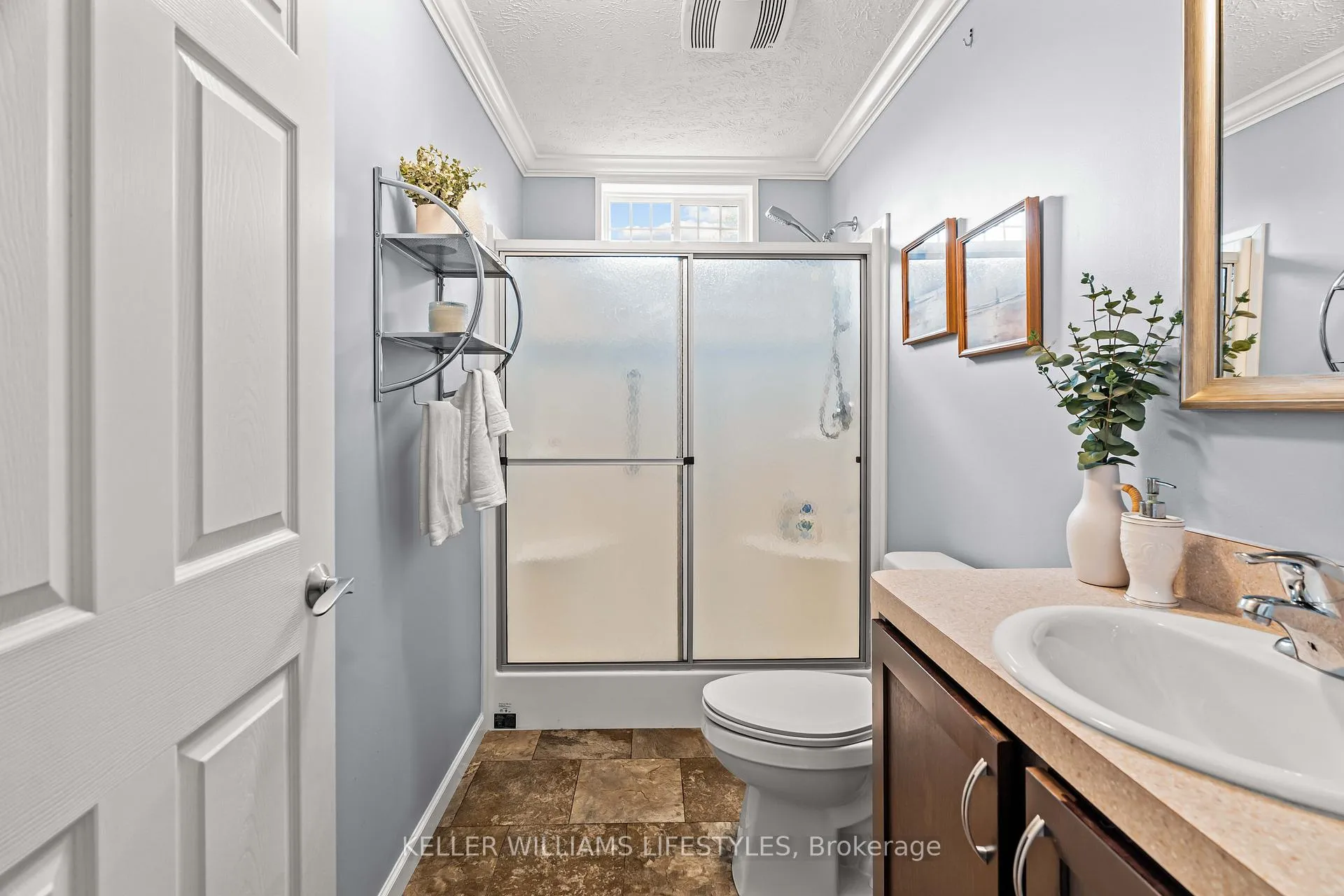 Photo 34 of 17 George Street, Strathroy-Caradoc, SE — HOMEH