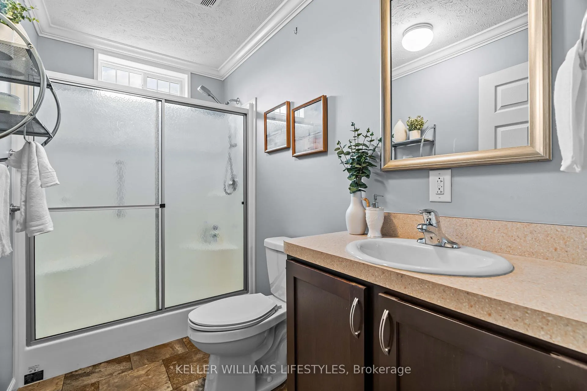 Photo 35 of 17 George Street, Strathroy-Caradoc, SE — HOMEH