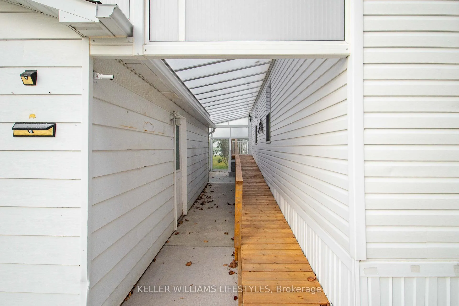 Photo 36 of 17 George Street, Strathroy-Caradoc, SE — HOMEH