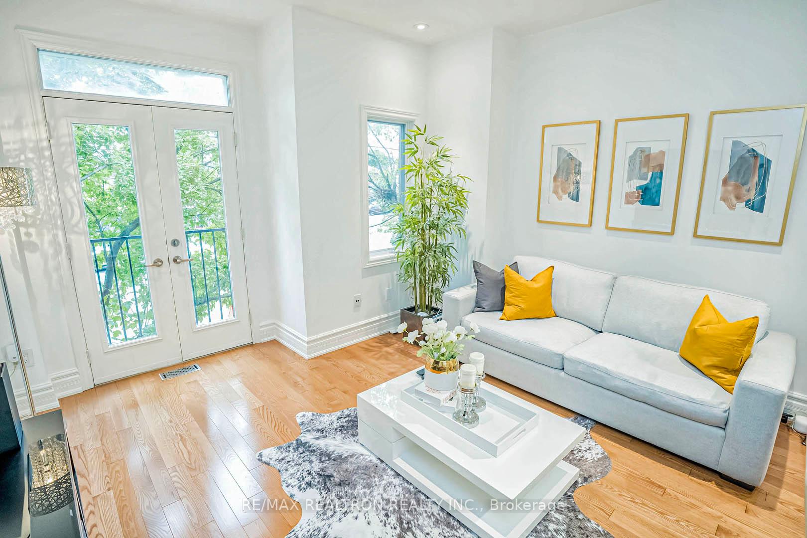Photo 6 of 886 Pape Avenue, Toronto, Danforth Village-East York — HOMEH