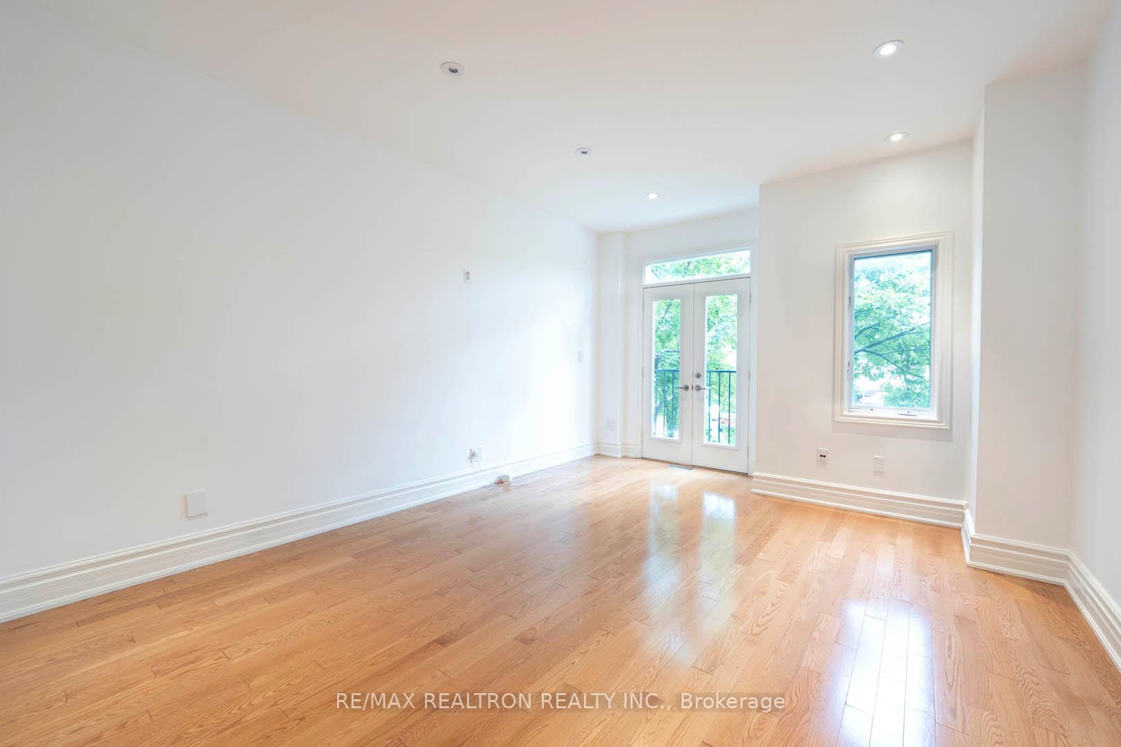 Photo 7 of 886 Pape Avenue, Toronto, Danforth Village-East York — HOMEH