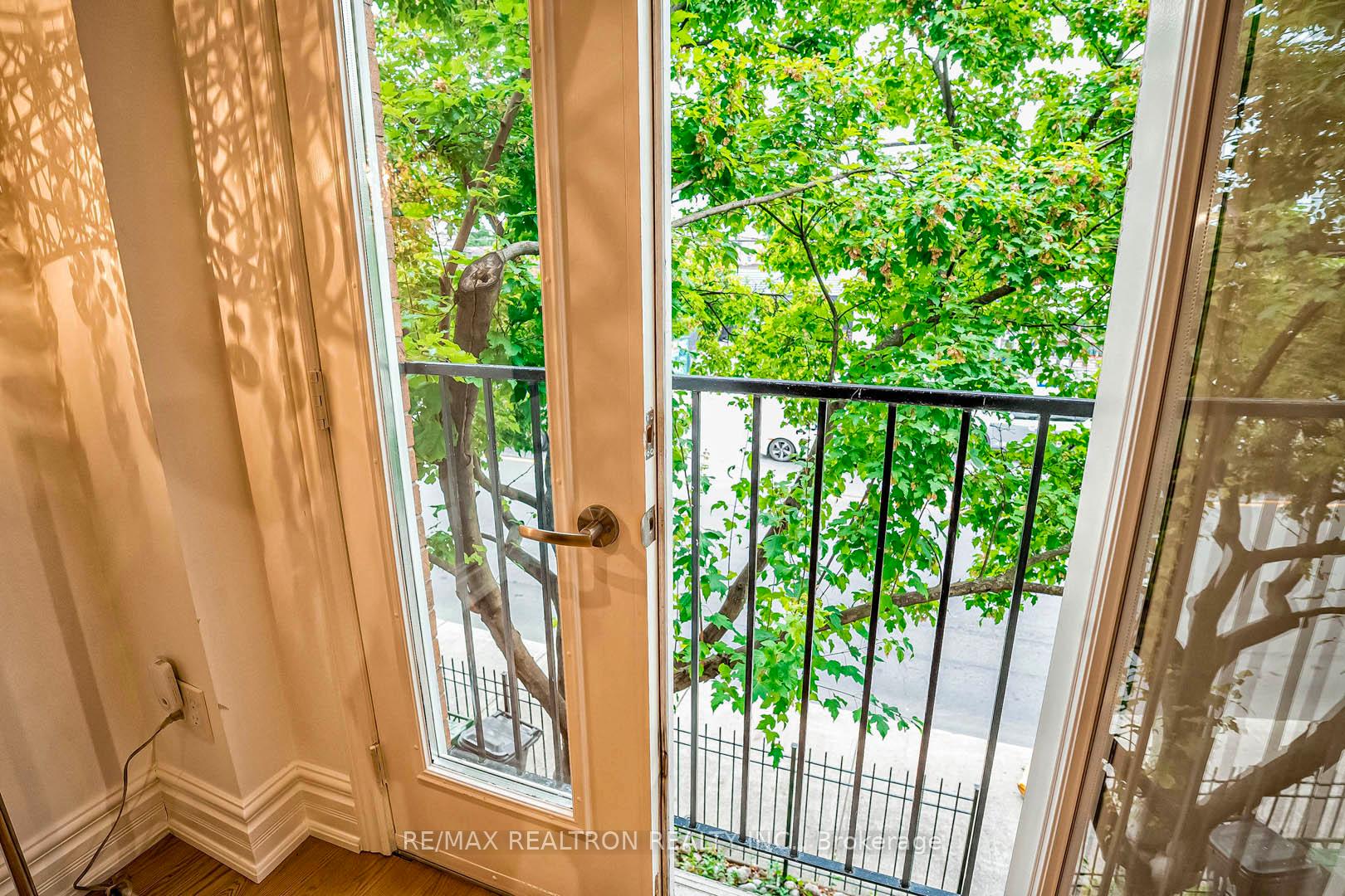 Photo 11 of 886 Pape Avenue, Toronto, Danforth Village-East York — HOMEH
