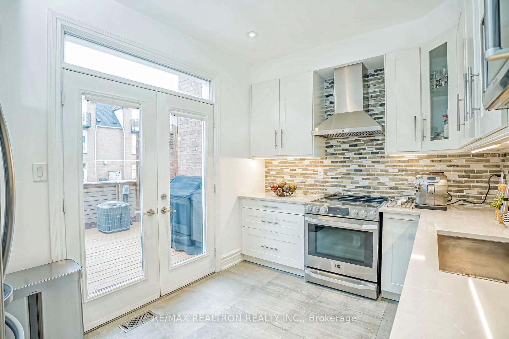 Photo 12 of 886 Pape Avenue, Toronto, Danforth Village-East York — HOMEH
