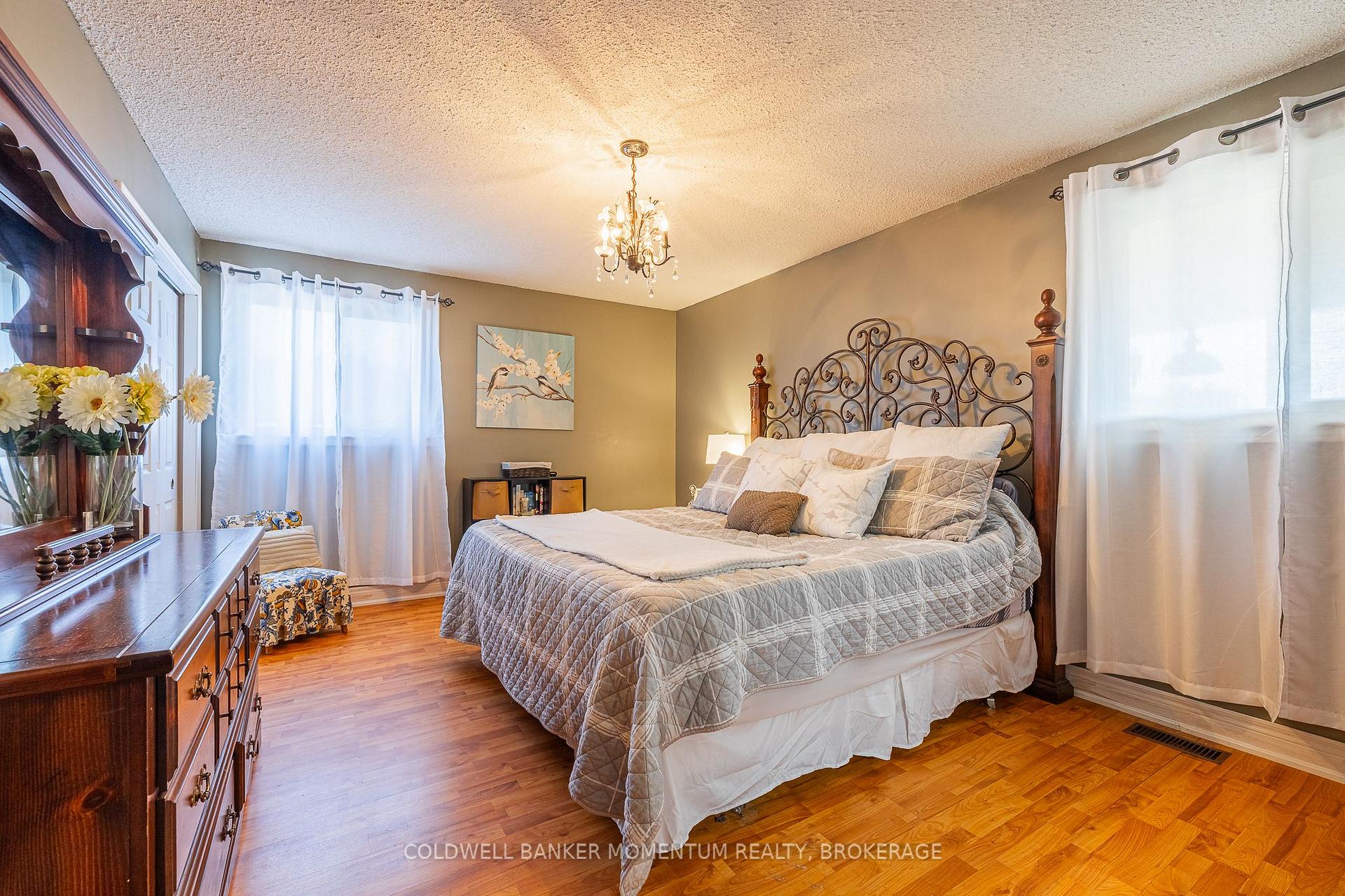 Photo 8 of 92 Commerford Street, Thorold, Confederation Heights — HOMEH