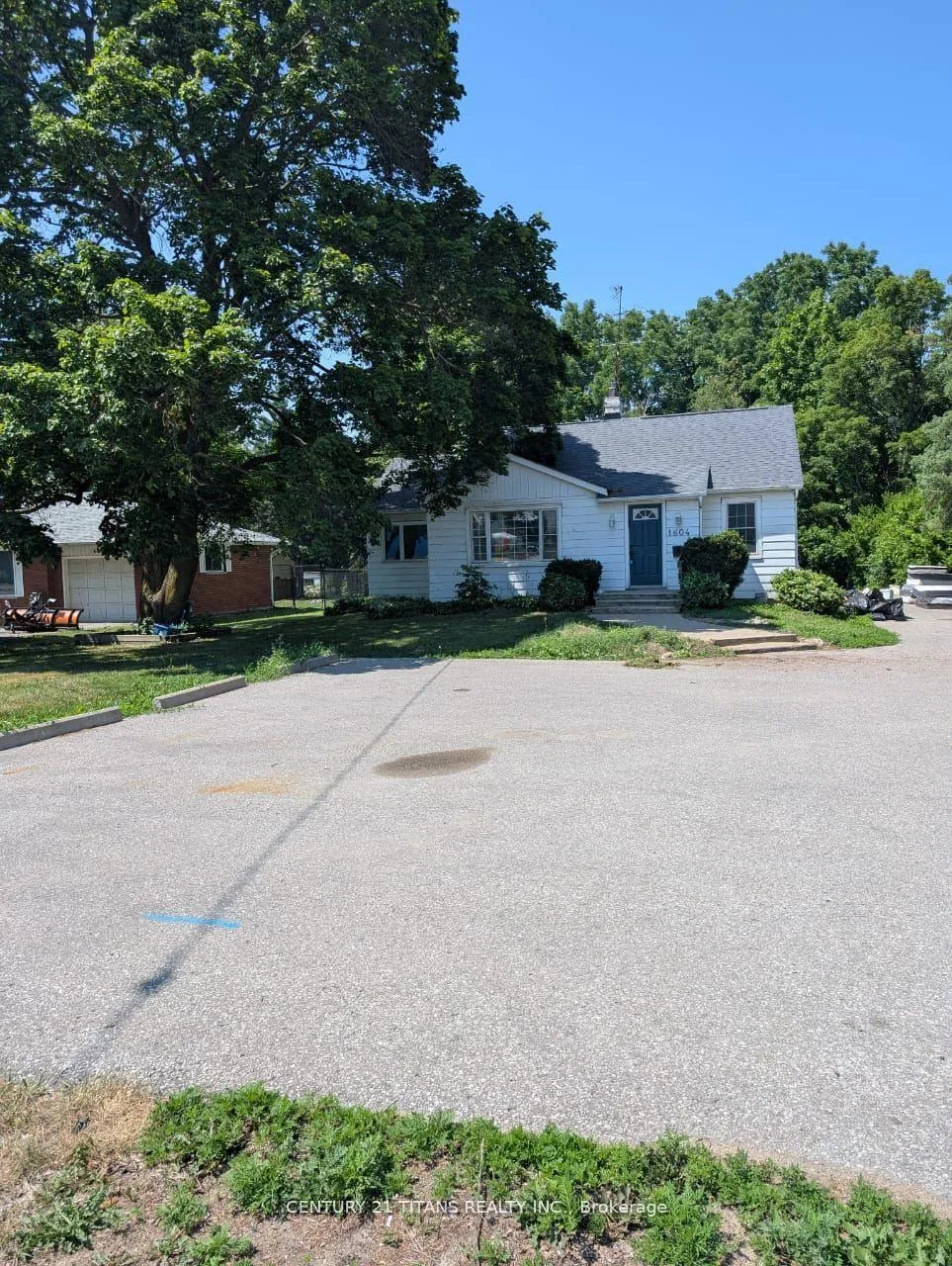 Front of 1604 Highway No. 2 Road