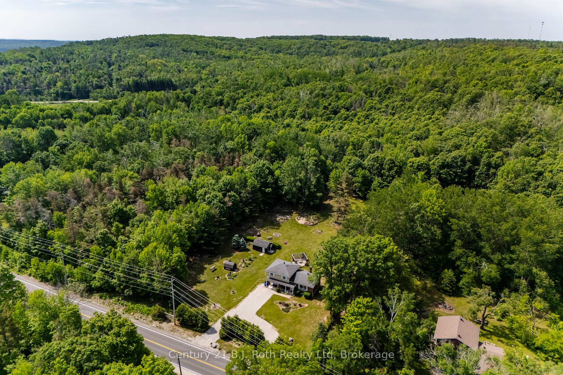 Photo 2 of 573 Lafontaine Road E, Tiny, Rural Tiny — HOMEH