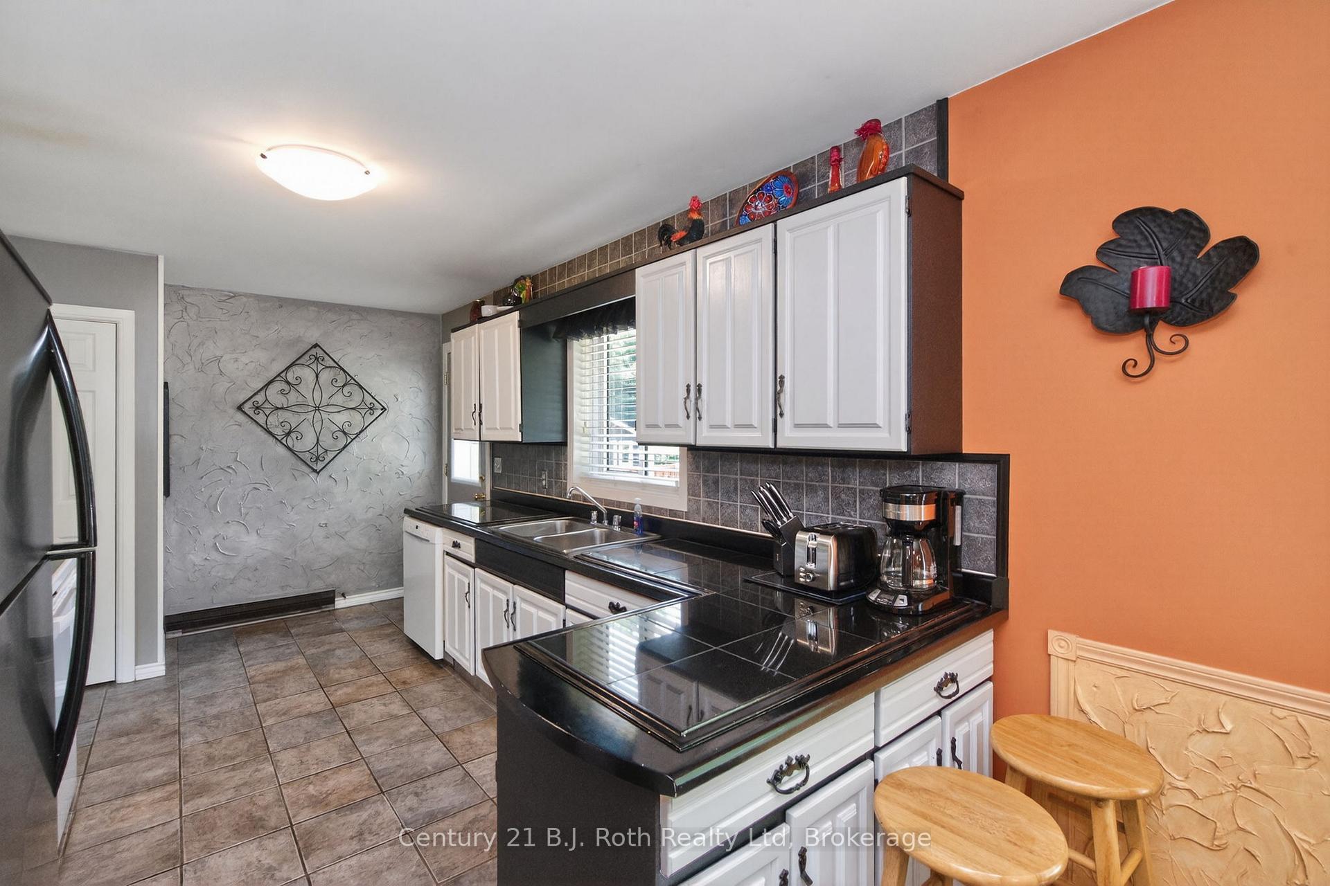 Photo 14 of 573 Lafontaine Road E, Tiny, Rural Tiny — HOMEH